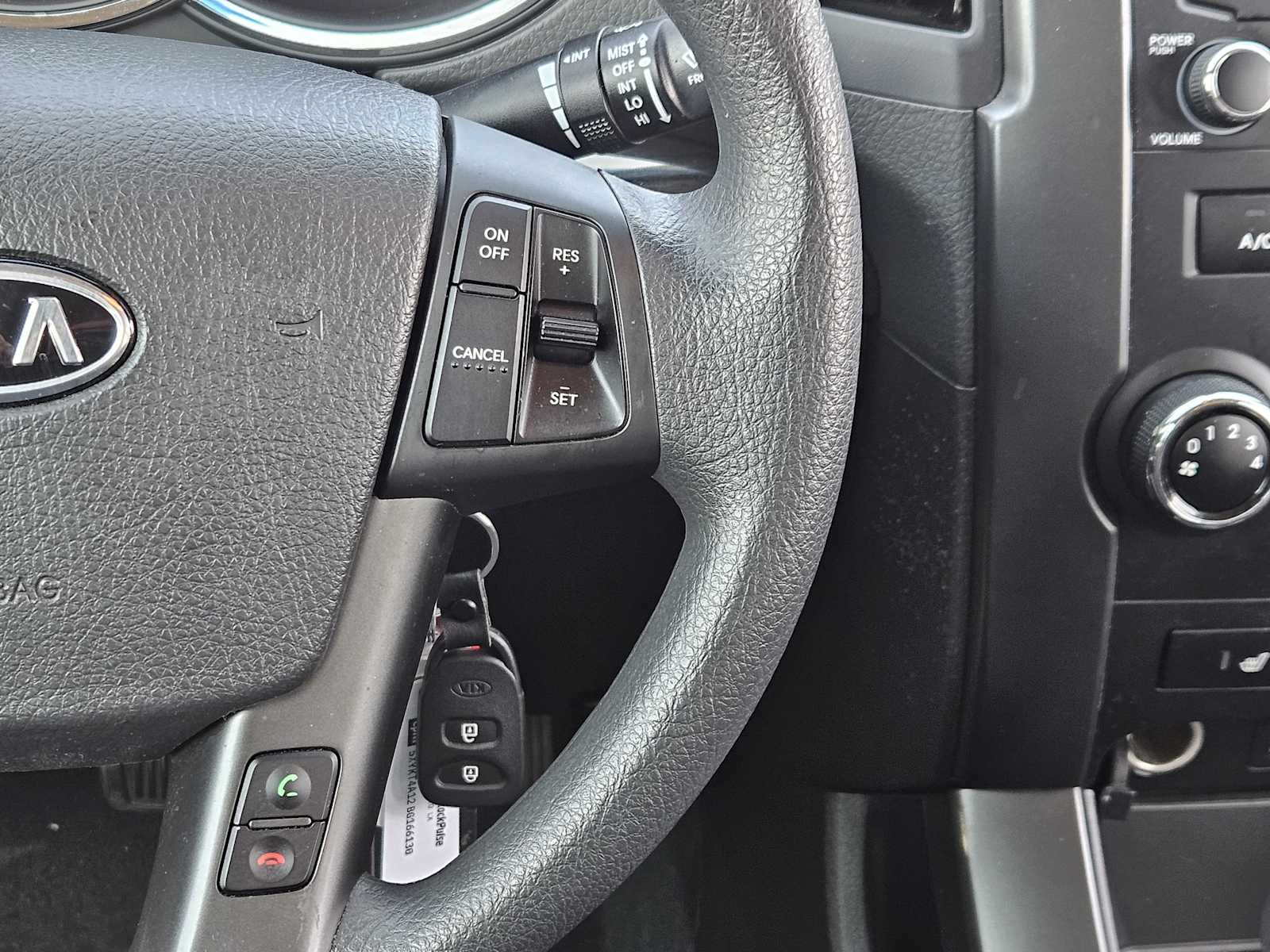 Thumbnail: 2011 Kia Sorento - 24