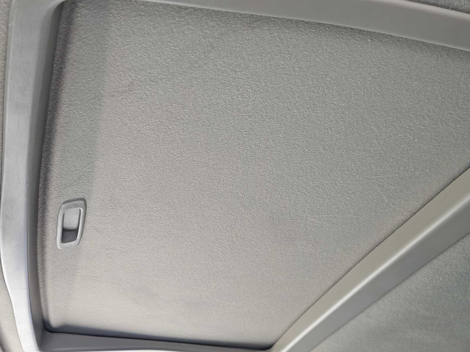 Thumbnail: 2011 Toyota Sienna - 24