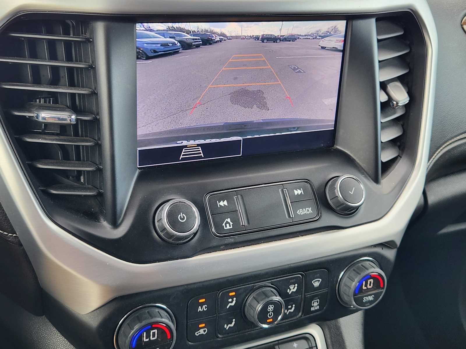 Thumbnail: 2023 GMC Acadia - 18