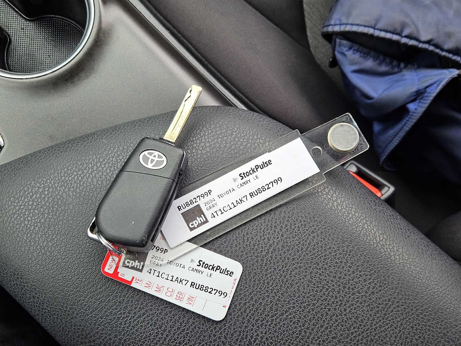 Thumbnail: 2024 Toyota Camry - 32