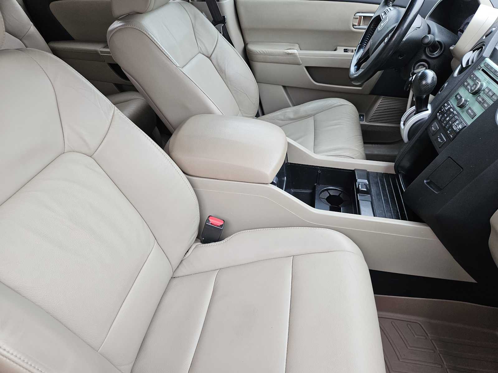 Thumbnail: 2011 Honda Pilot - 14