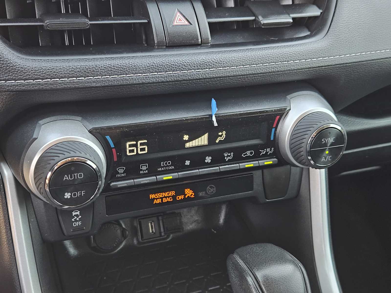 Thumbnail: 2021 Toyota RAV4 - 19