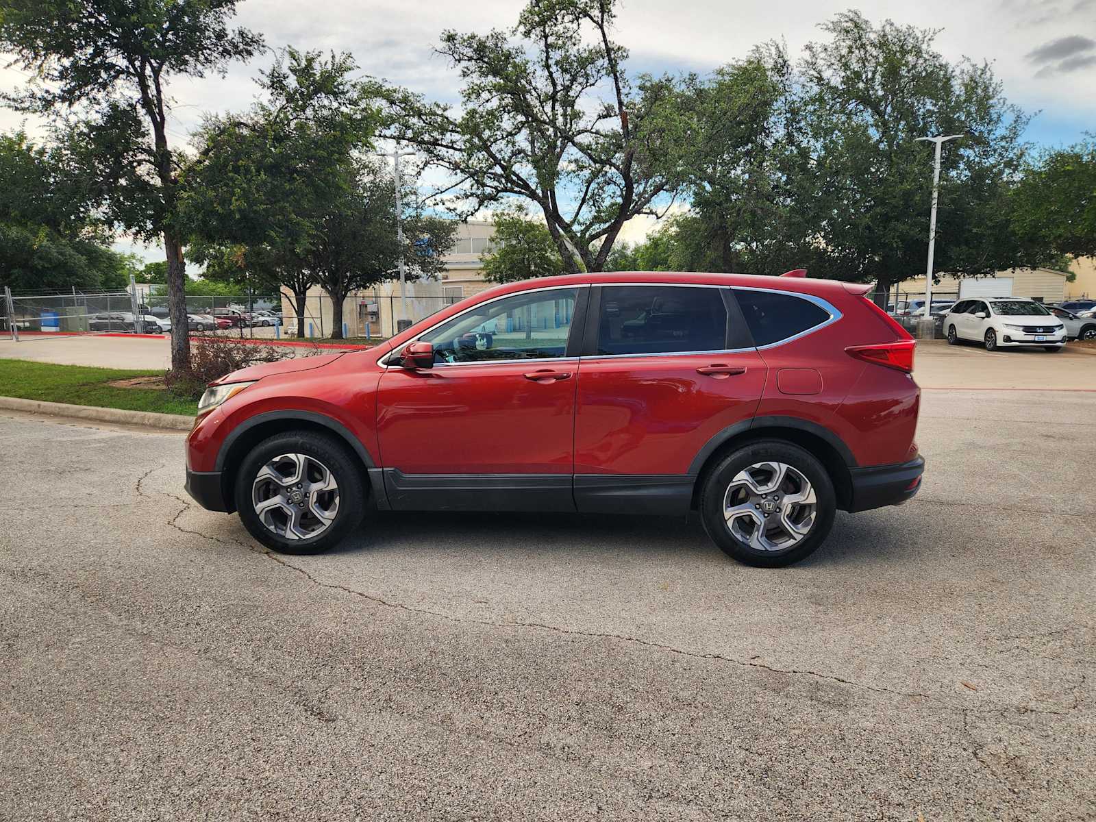 Thumbnail: 2017 Honda CR-V - 3
