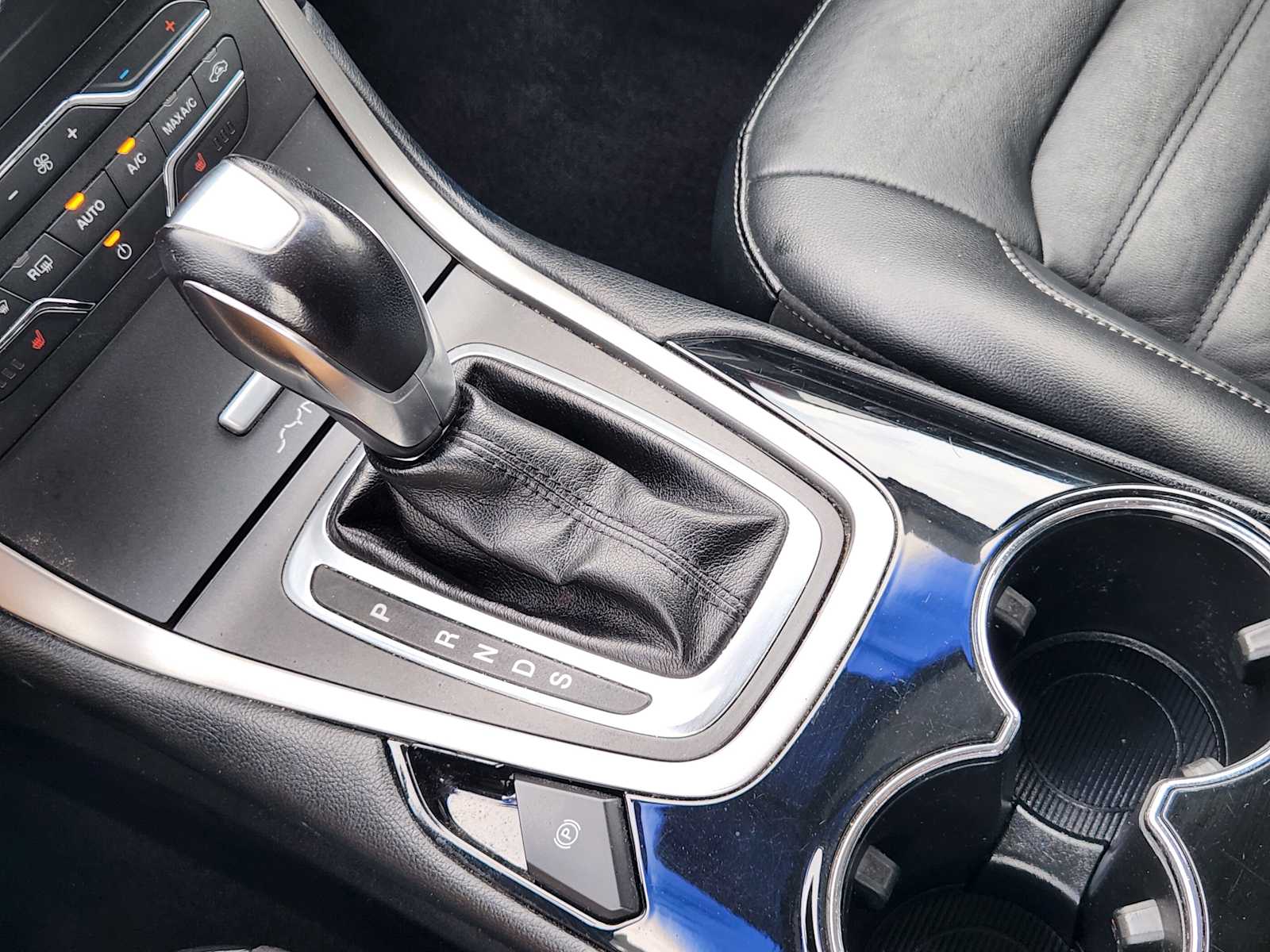 Thumbnail: 2016 Ford Edge - 20
