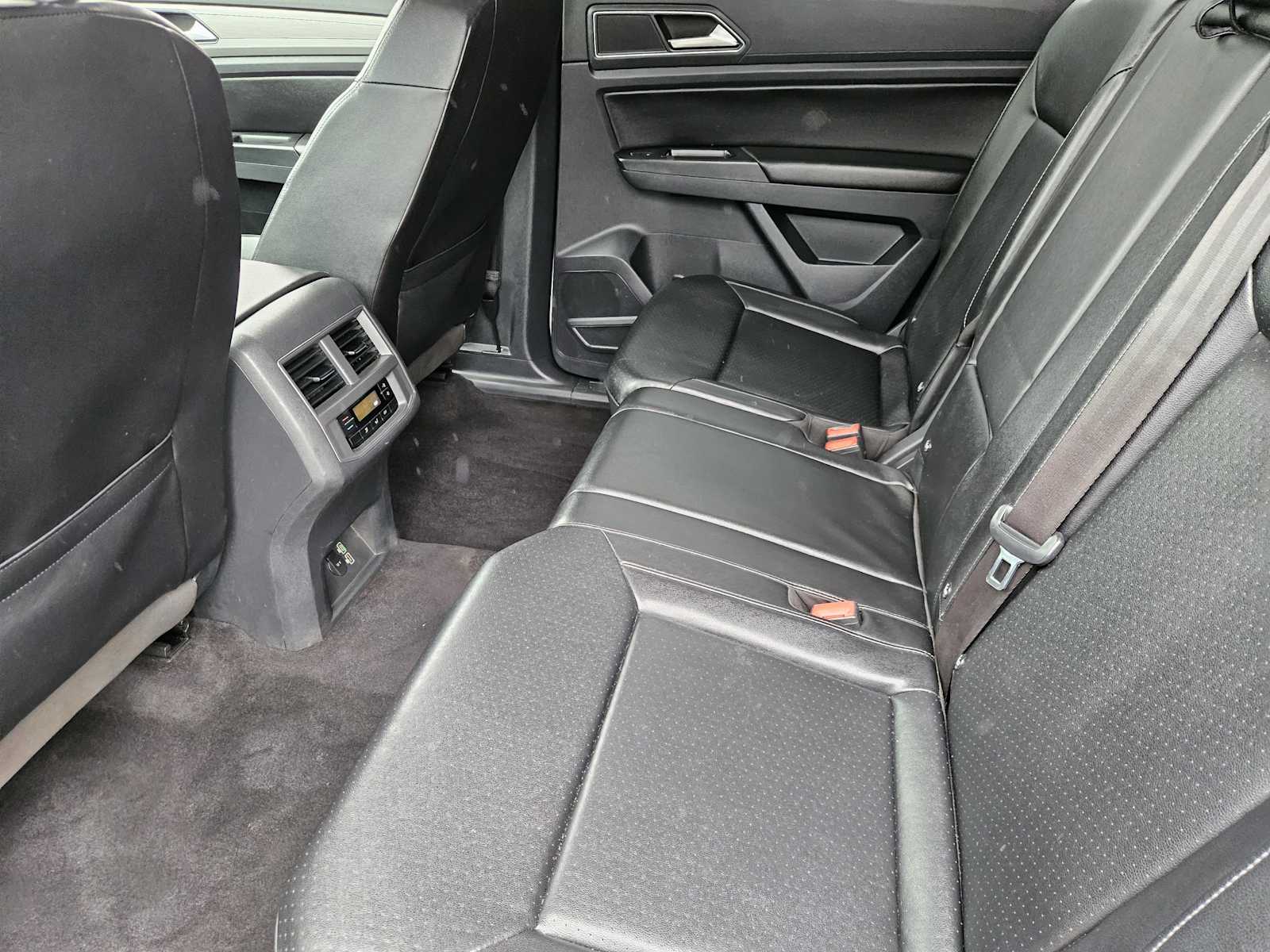 Thumbnail: 2018 Volkswagen Atlas - 28