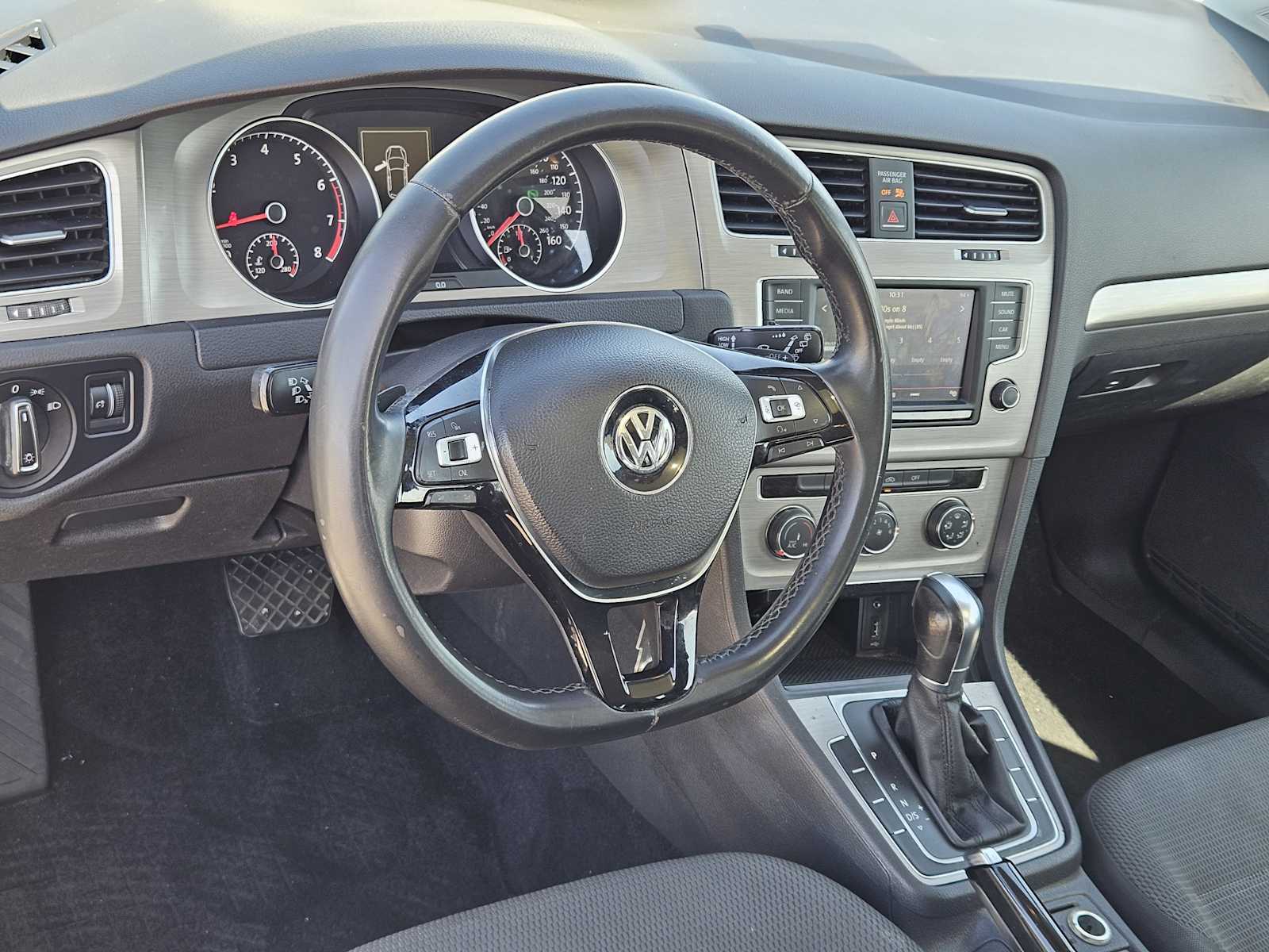 3VW217AU7GM028902