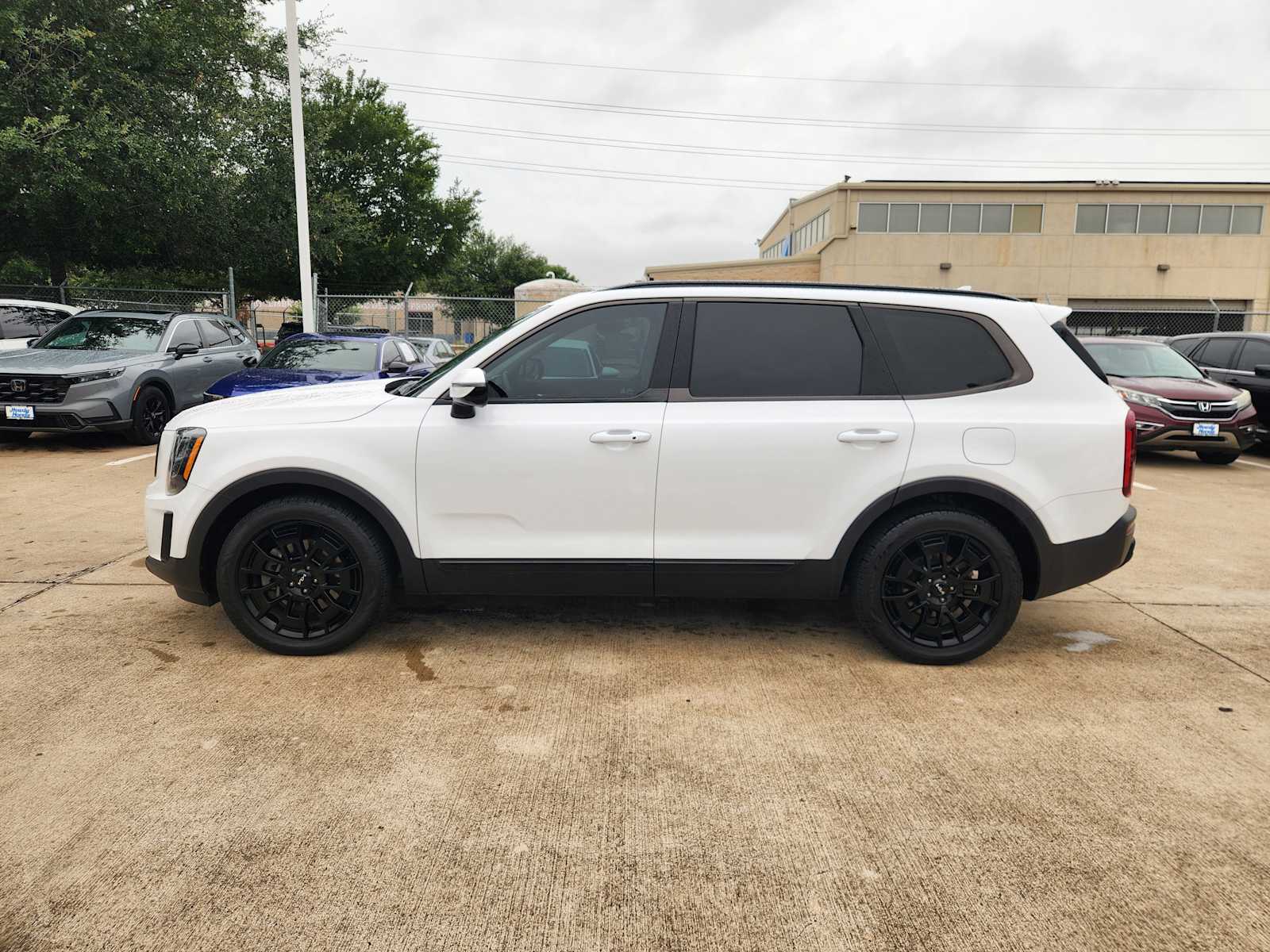 Thumbnail: 2022 Kia Telluride - 3