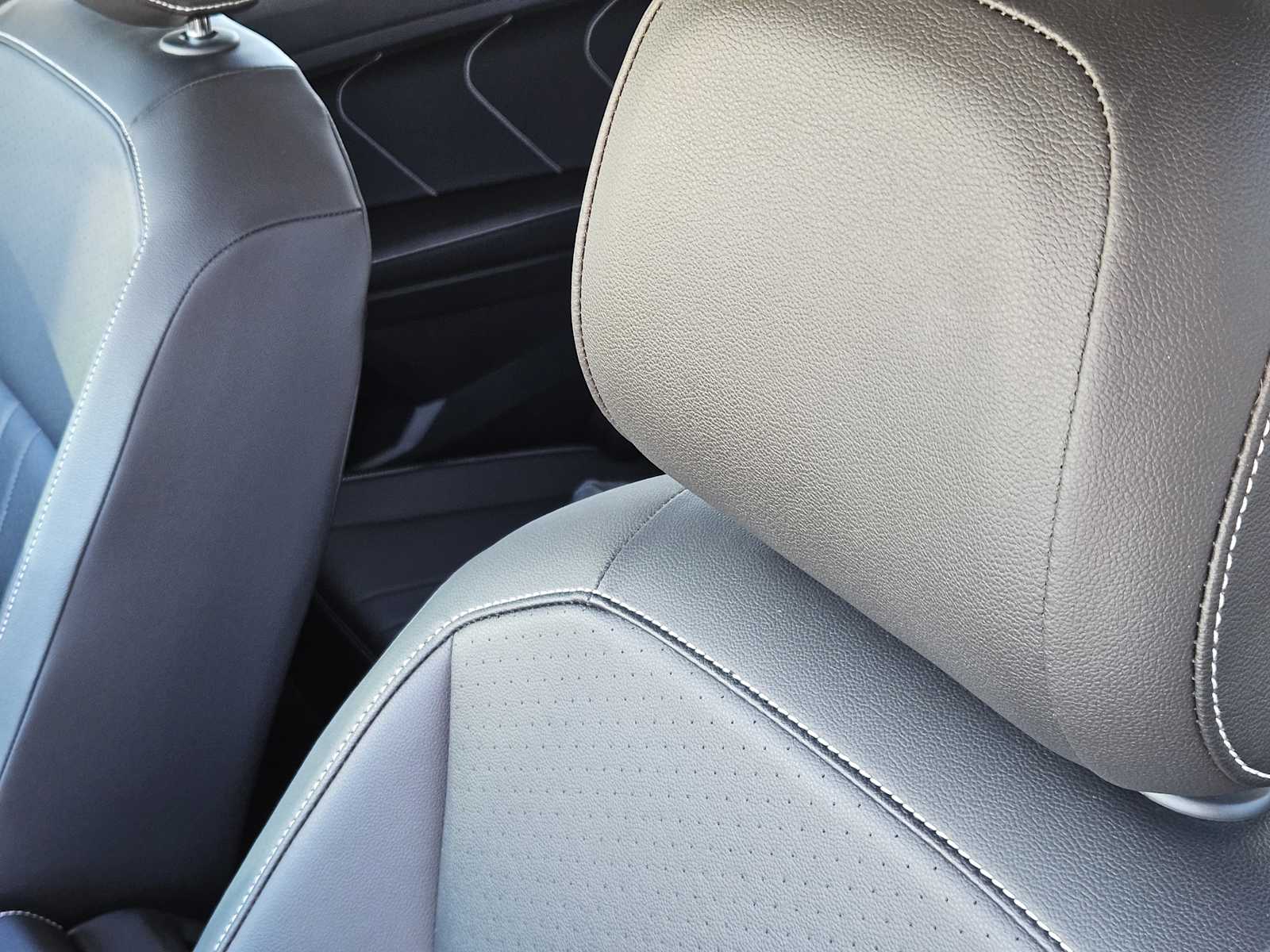 Thumbnail: 2022 Volkswagen Tiguan - 15