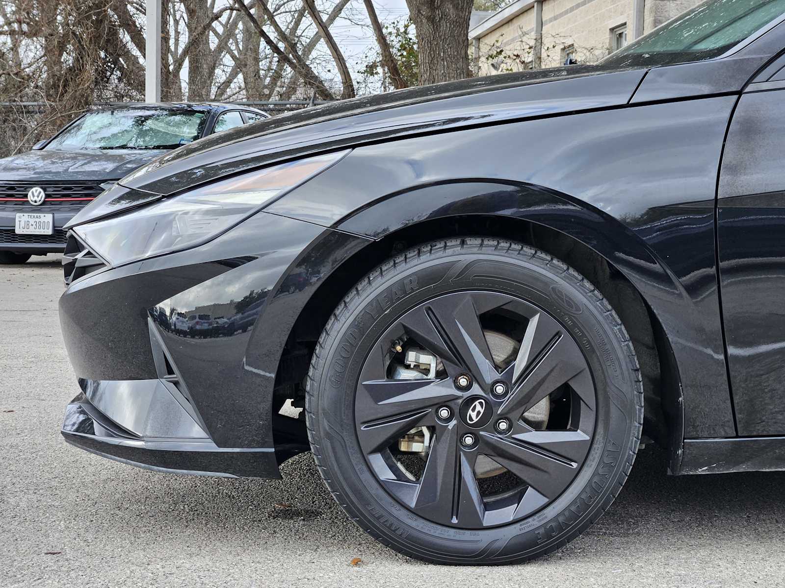 Thumbnail: 2022 Hyundai Elantra - 8