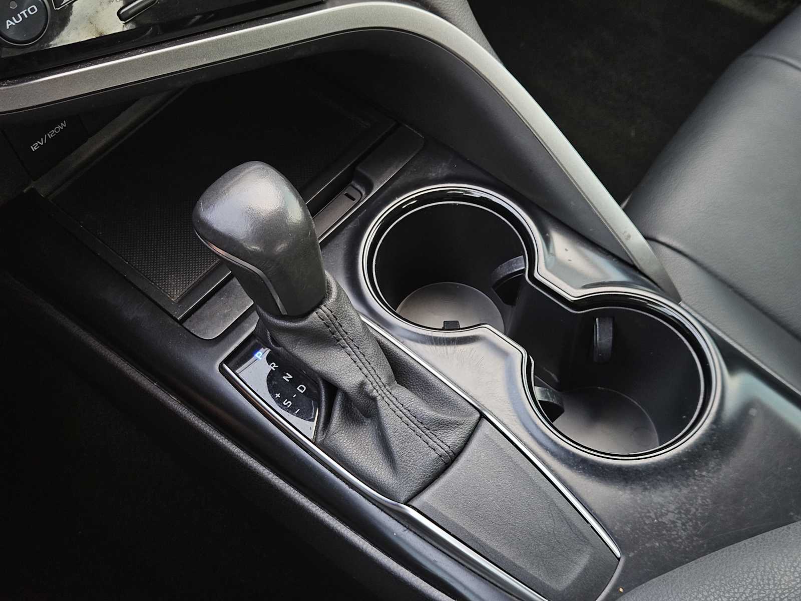 Thumbnail: 2020 Toyota Camry - 20