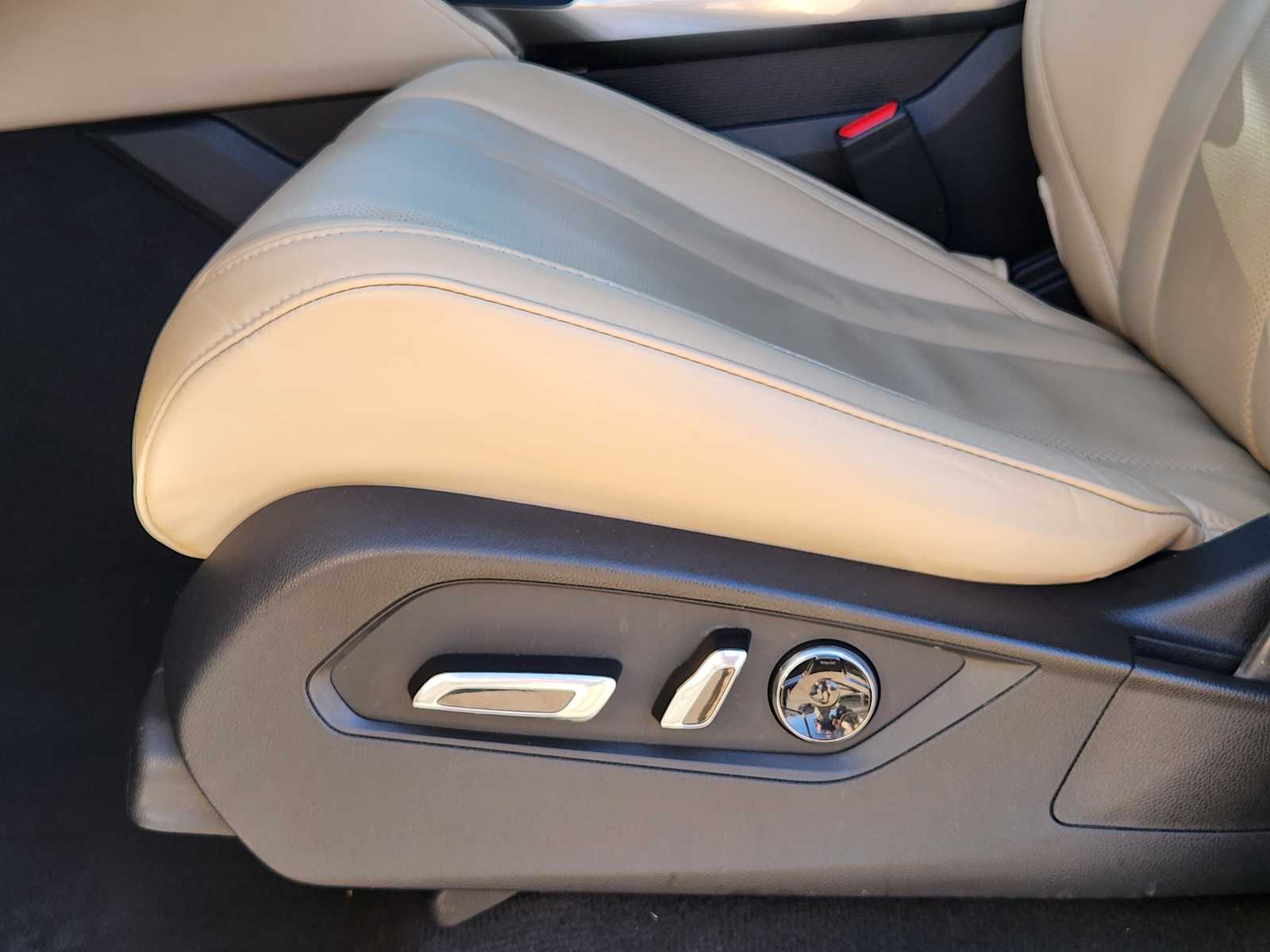 Thumbnail: 2022 Acura MDX - 23