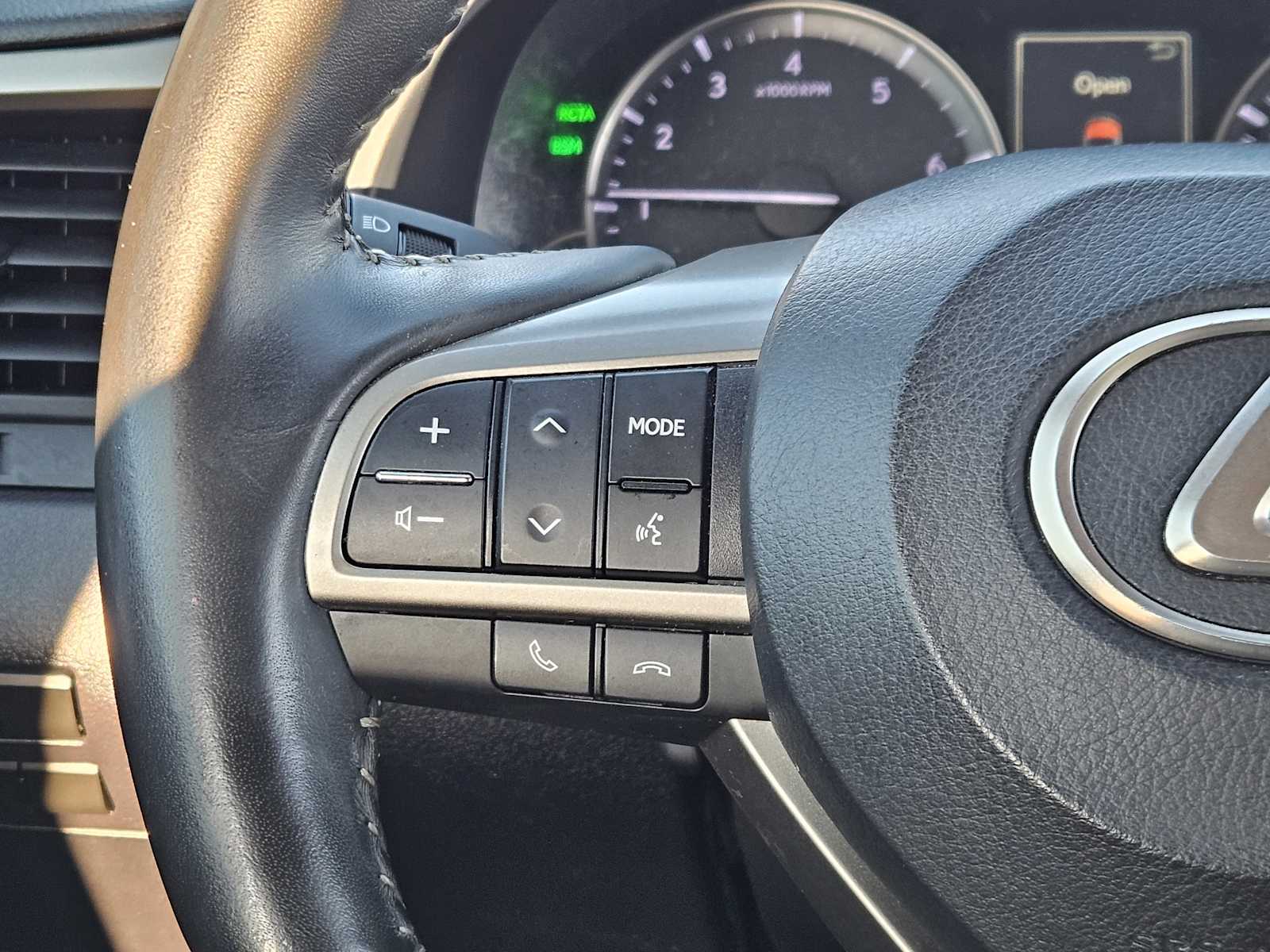 Thumbnail: 2018 Lexus RX - 26