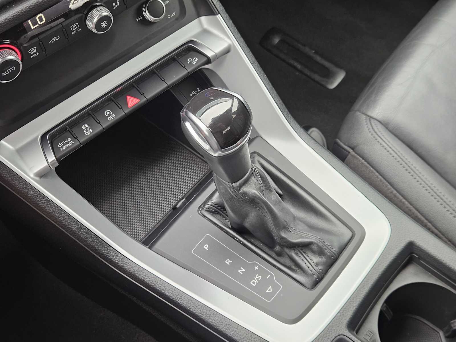 Thumbnail: 2020 Audi Q3 - 20