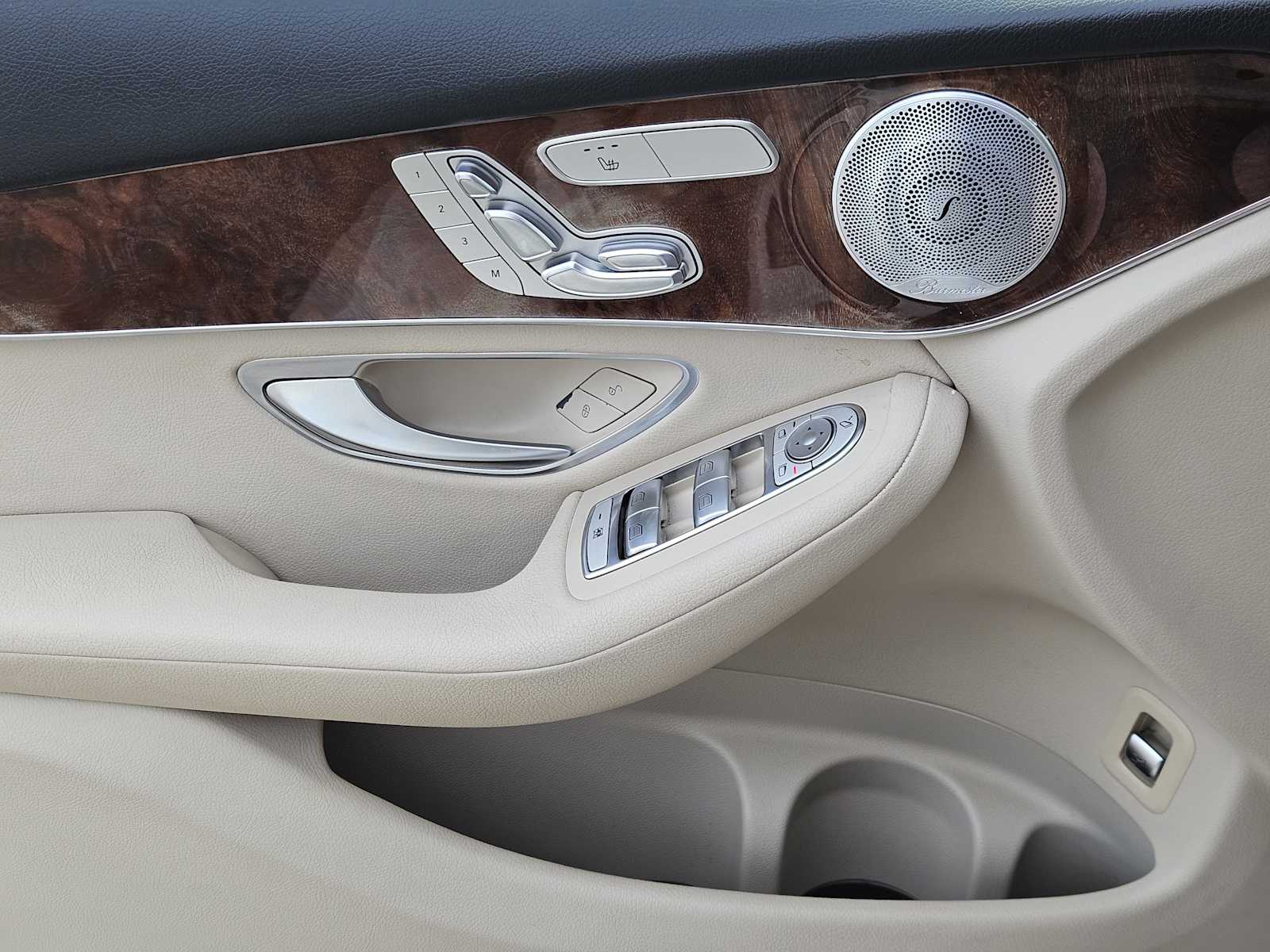 Thumbnail: 2017 Mercedes-Benz GLC - 20