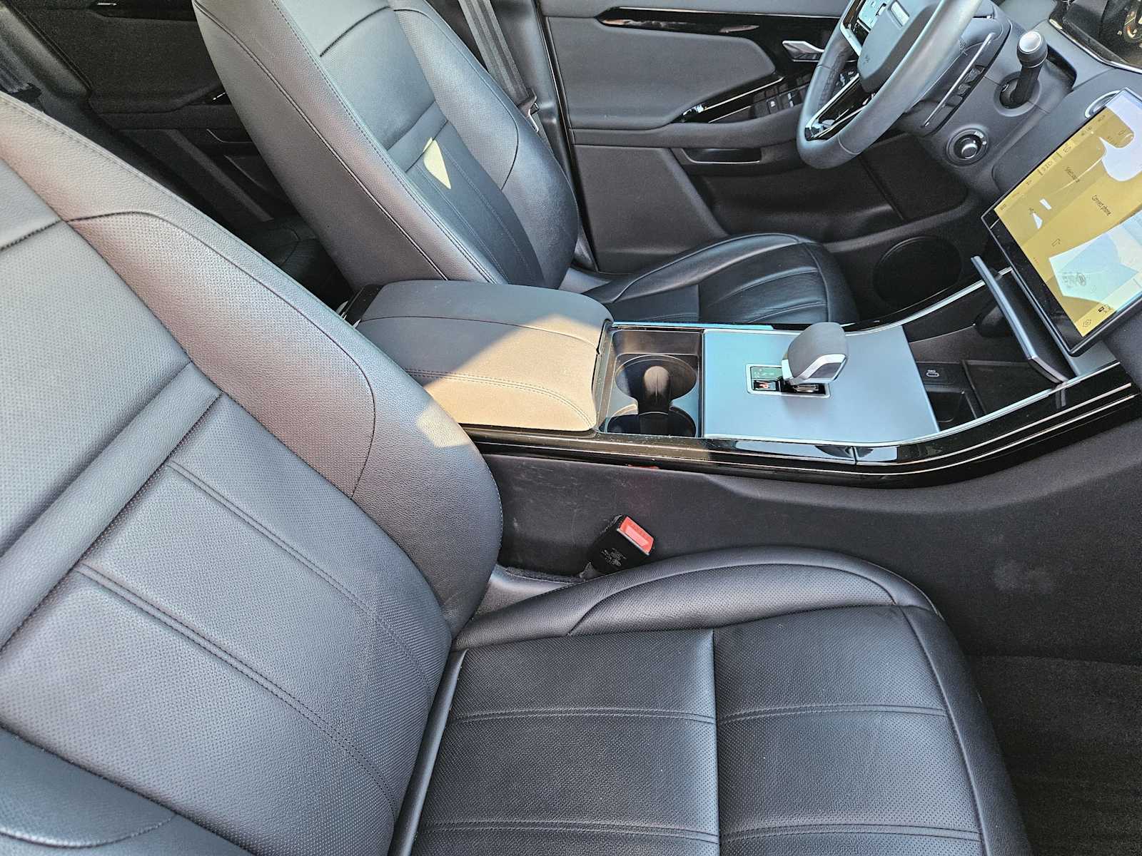 Thumbnail: 2024 Land Rover Range Rover Evoque - 13