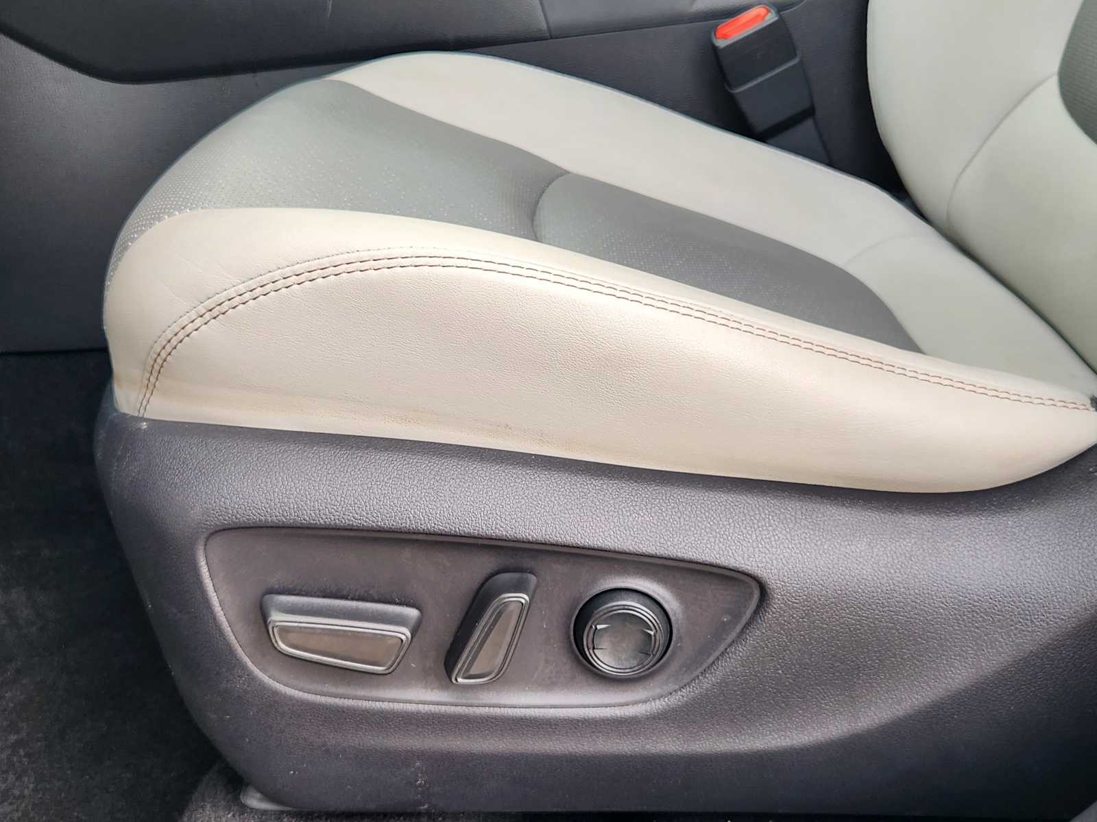 Thumbnail: 2019 Toyota RAV4 - 24