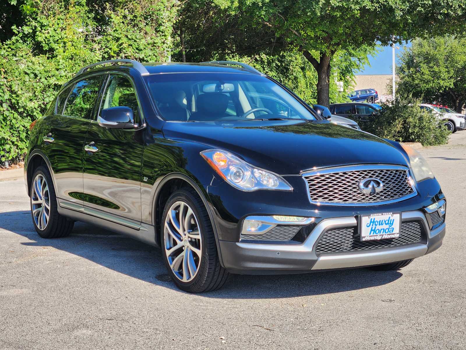 Thumbnail: 2017 INFINITI QX50 - 3