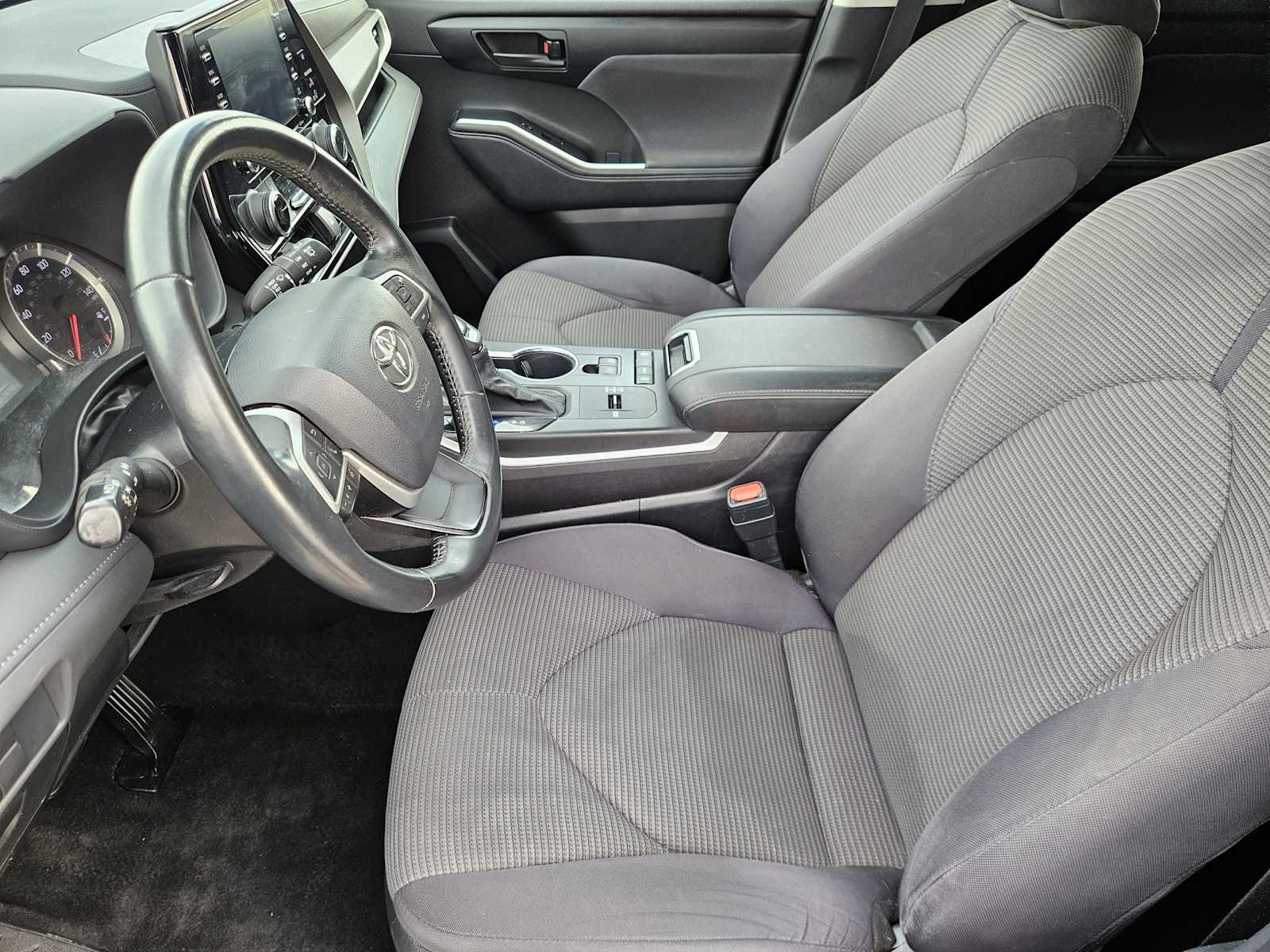 Thumbnail: 2022 Toyota Highlander - 13