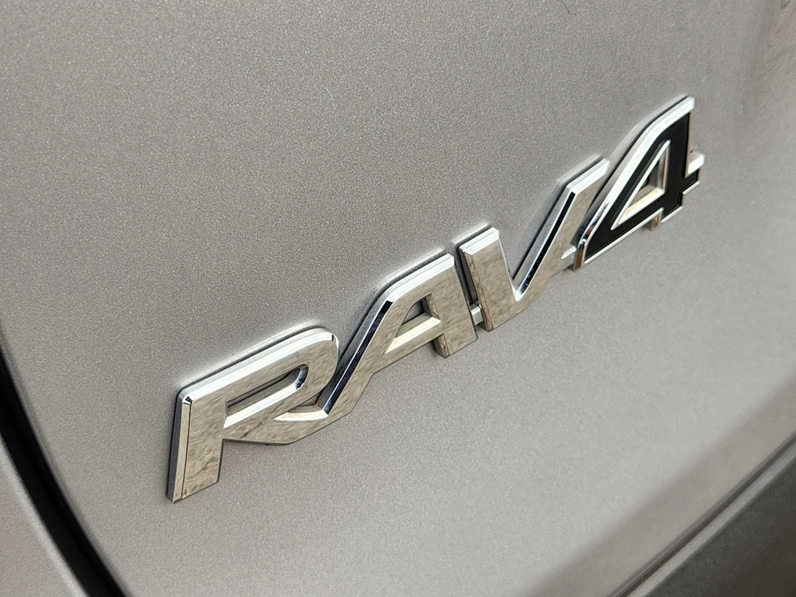 Thumbnail: 2019 Toyota RAV4 - 12