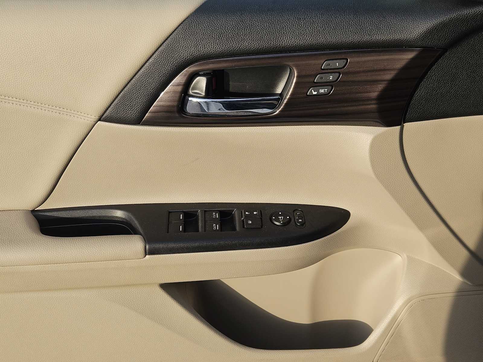 Thumbnail: 2017 Honda Accord - 24