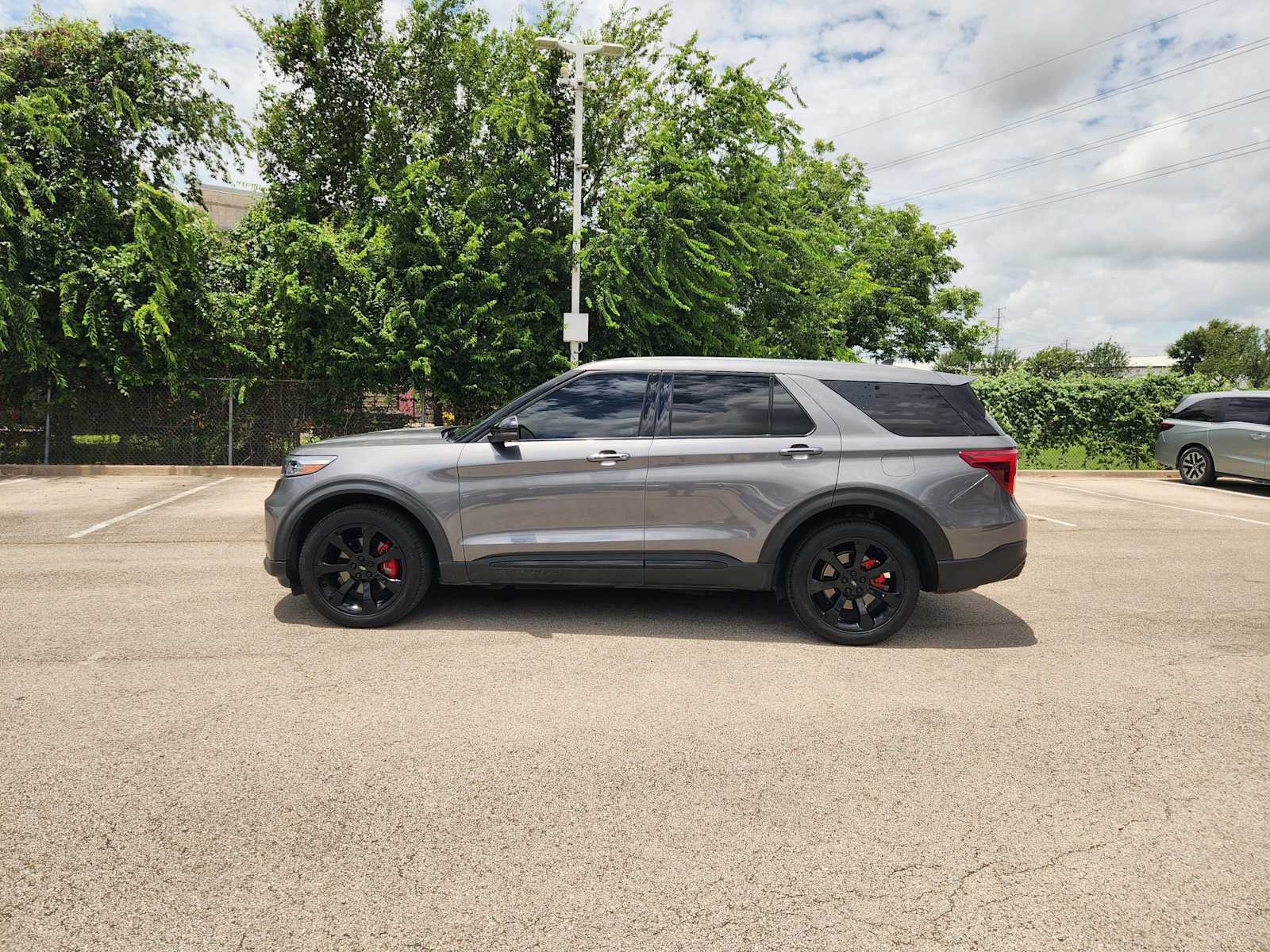 Thumbnail: 2022 Ford Explorer - 3