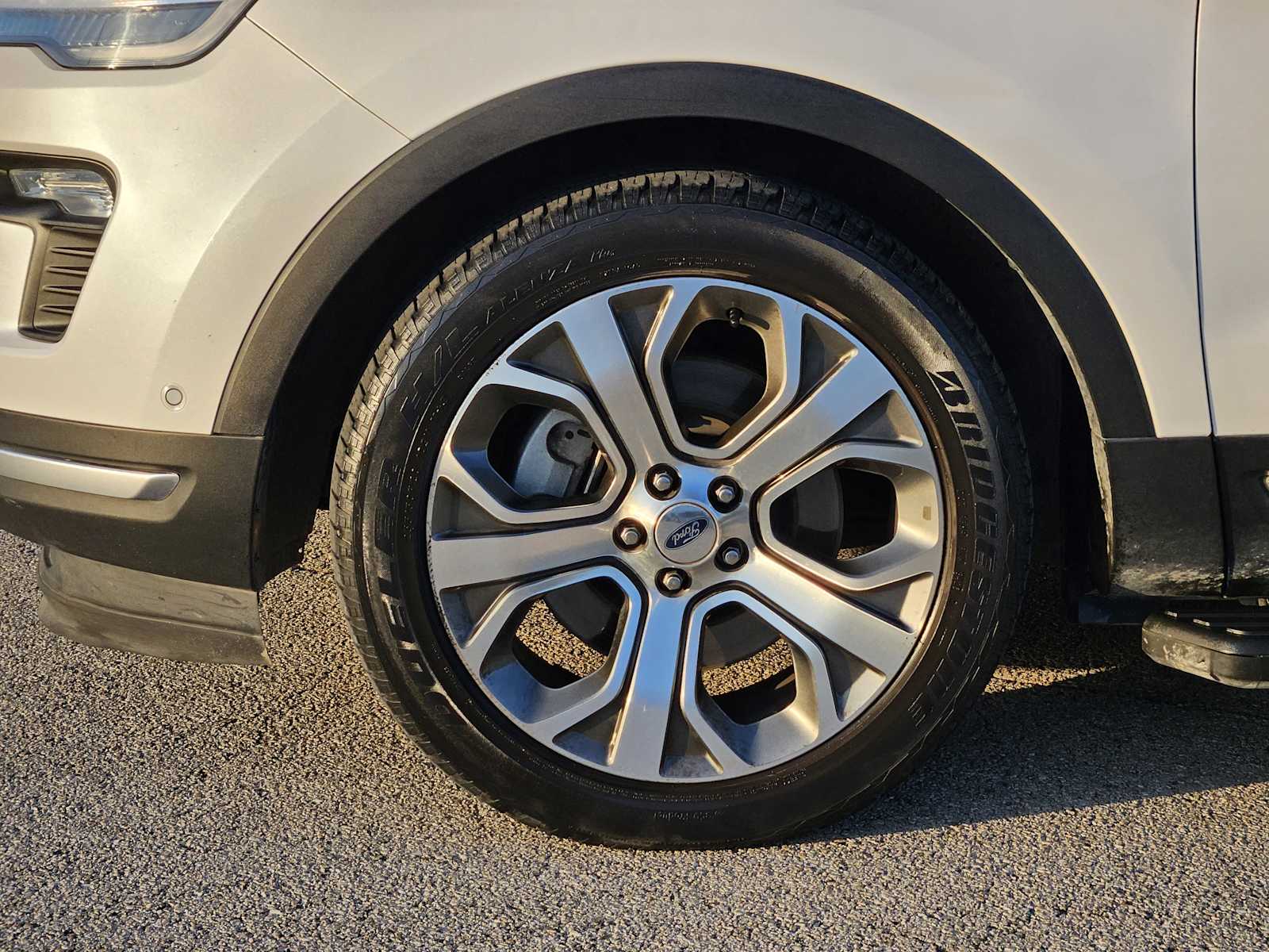 Thumbnail: 2018 Ford Explorer - 11
