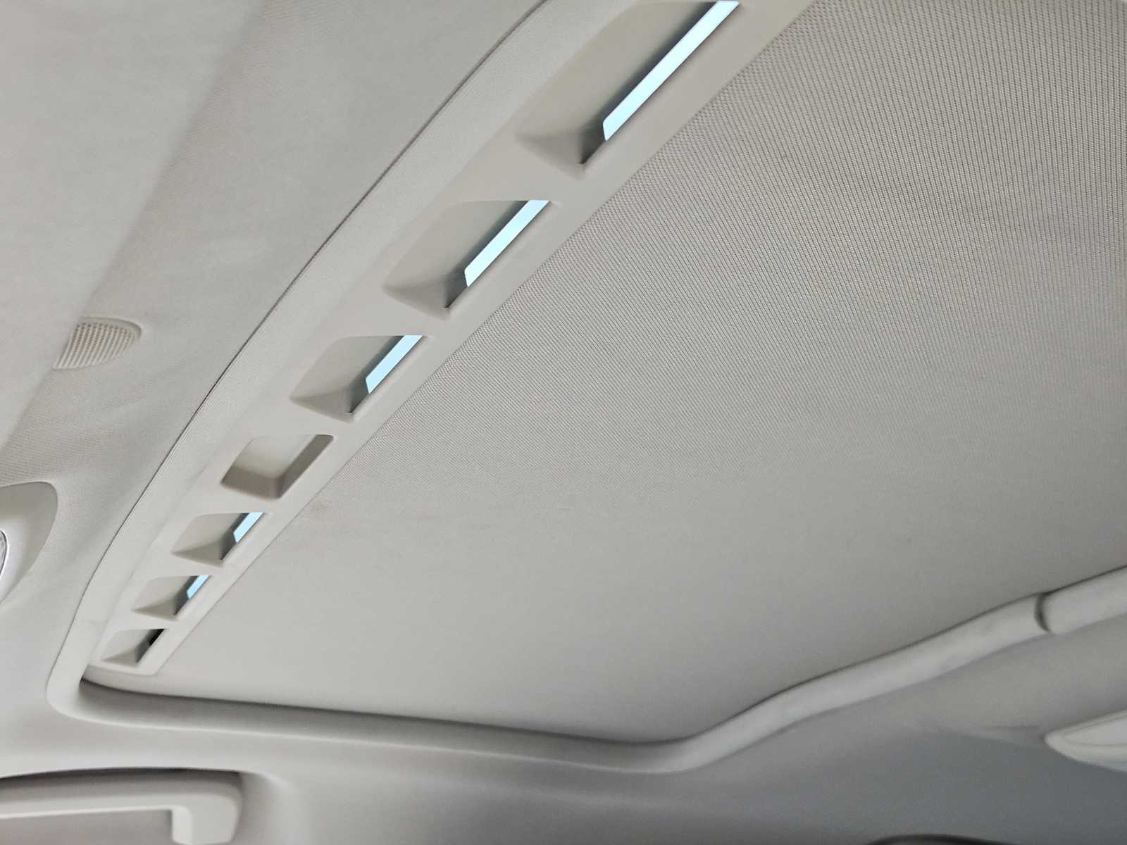 Thumbnail: 2015 Volvo S60 - 23