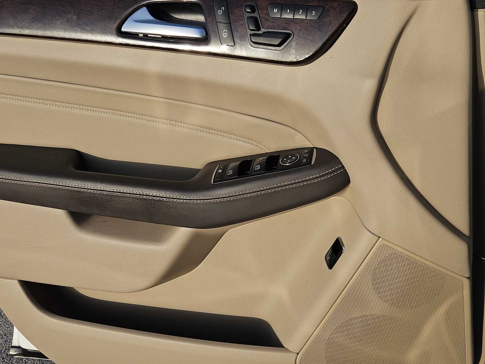 Thumbnail: 2014 Mercedes-Benz M-Class - 23