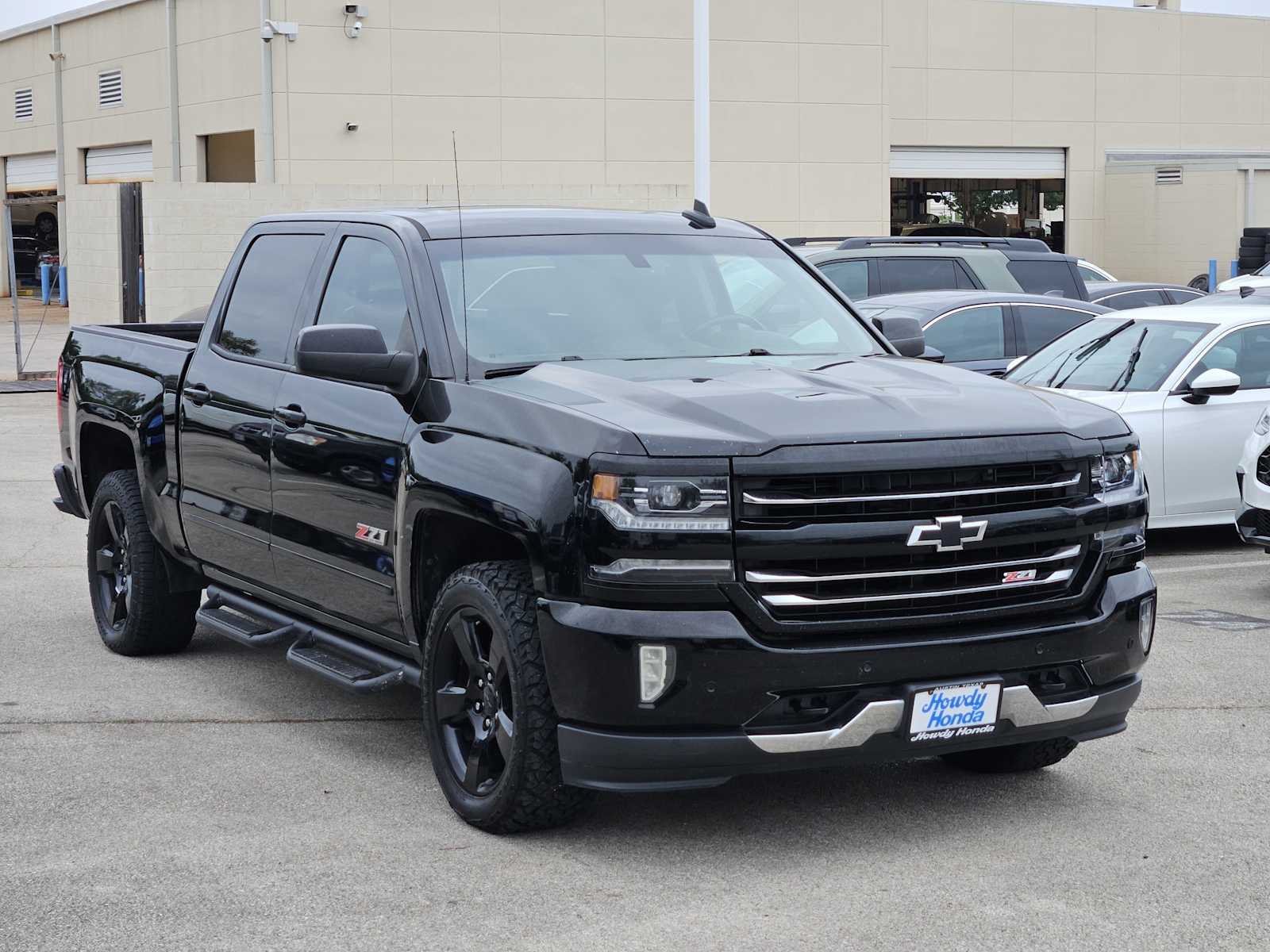 Thumbnail: 2017 Chevrolet Silverado 1500 - 3