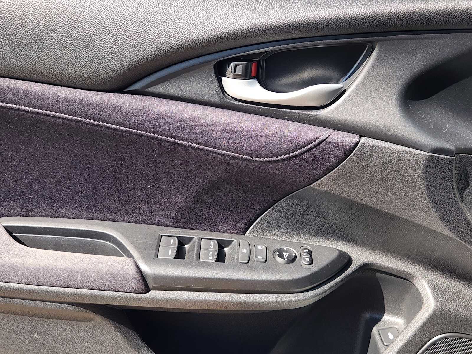 Thumbnail: 2020 Honda Insight - 21