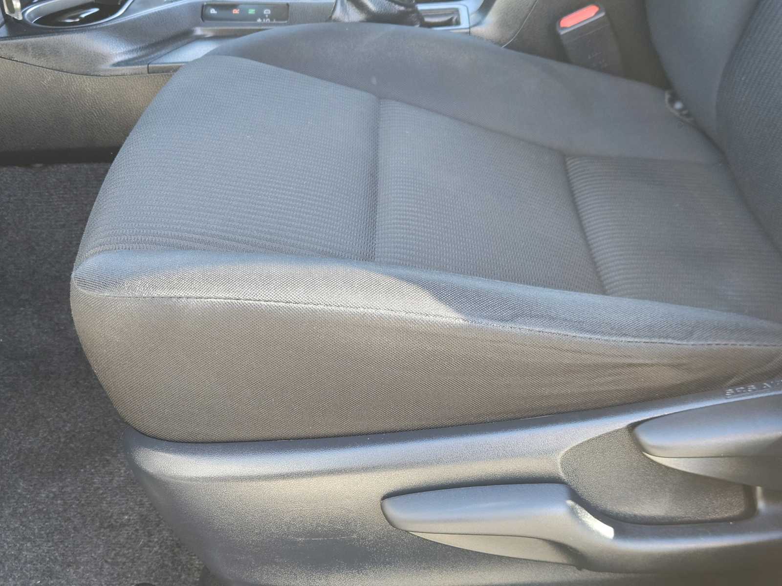 Thumbnail: 2018 Toyota RAV4 - 22