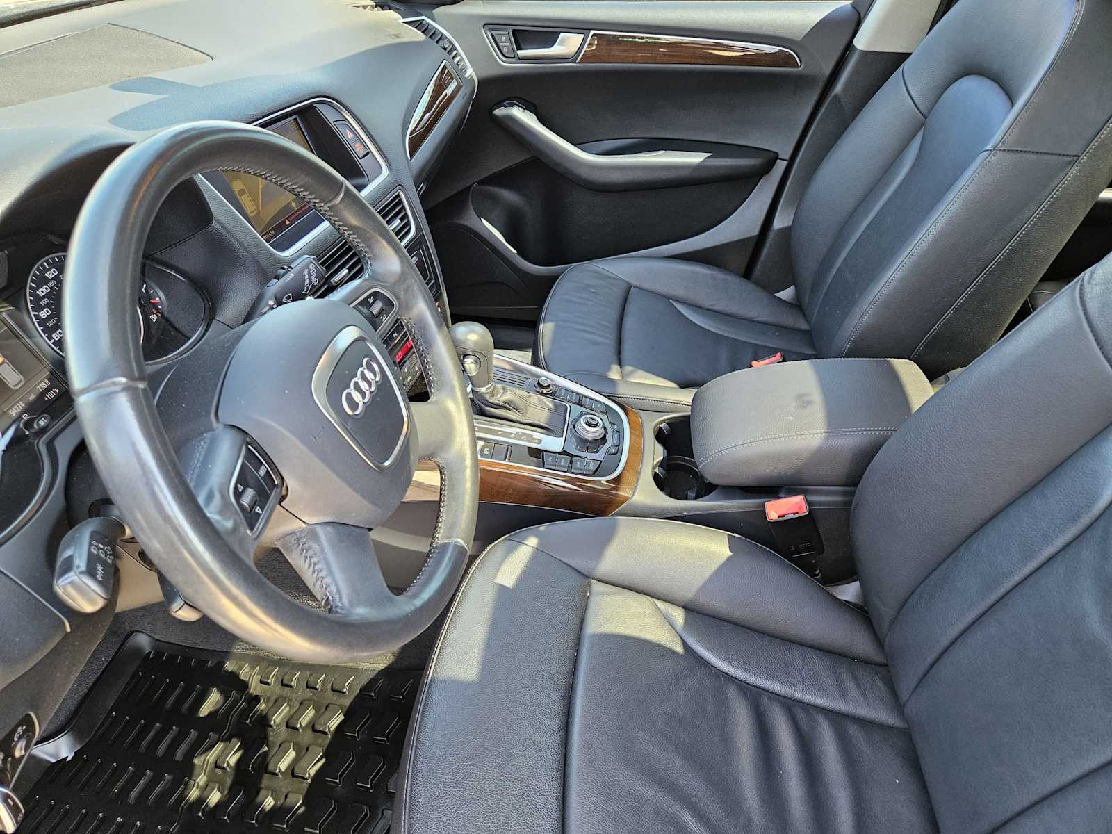 Thumbnail: 2010 Audi Q5 - 13