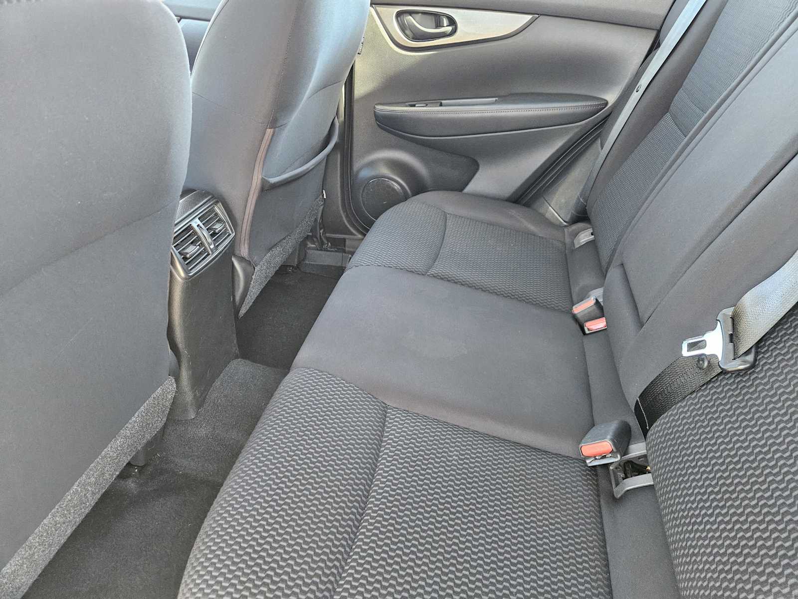 Thumbnail: 2020 Nissan Rogue Sport - 27