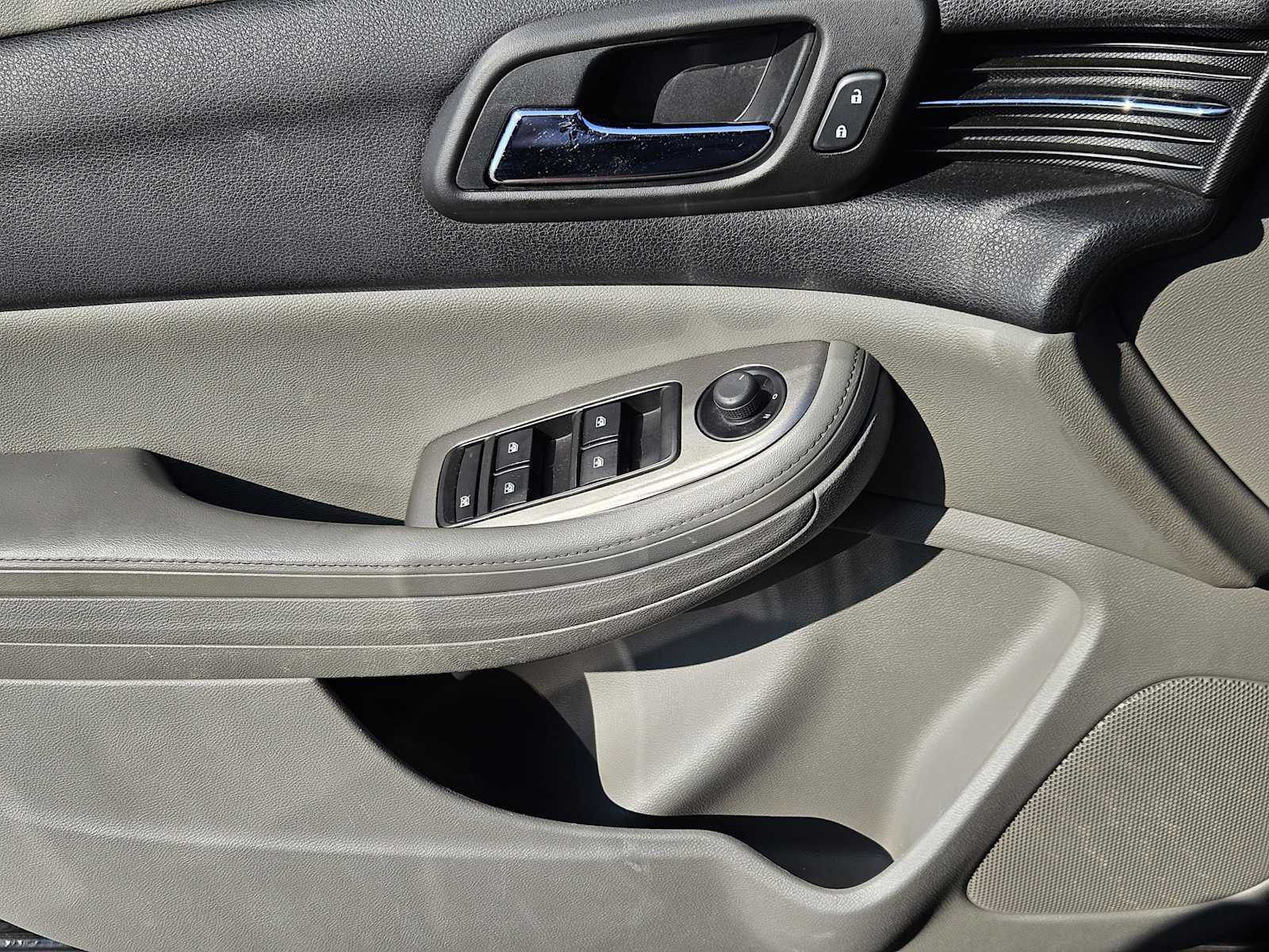 Thumbnail: 2015 Chevrolet Malibu - 19