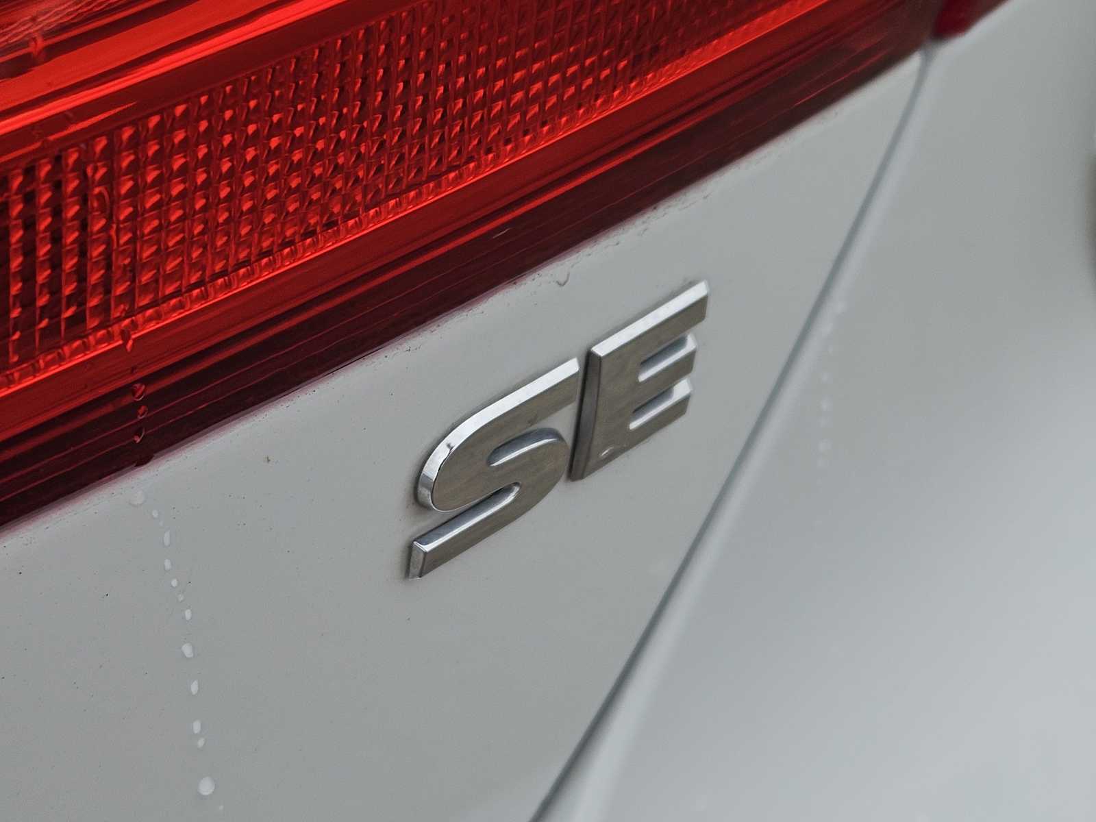 Thumbnail: 2014 Volkswagen Jetta - 12