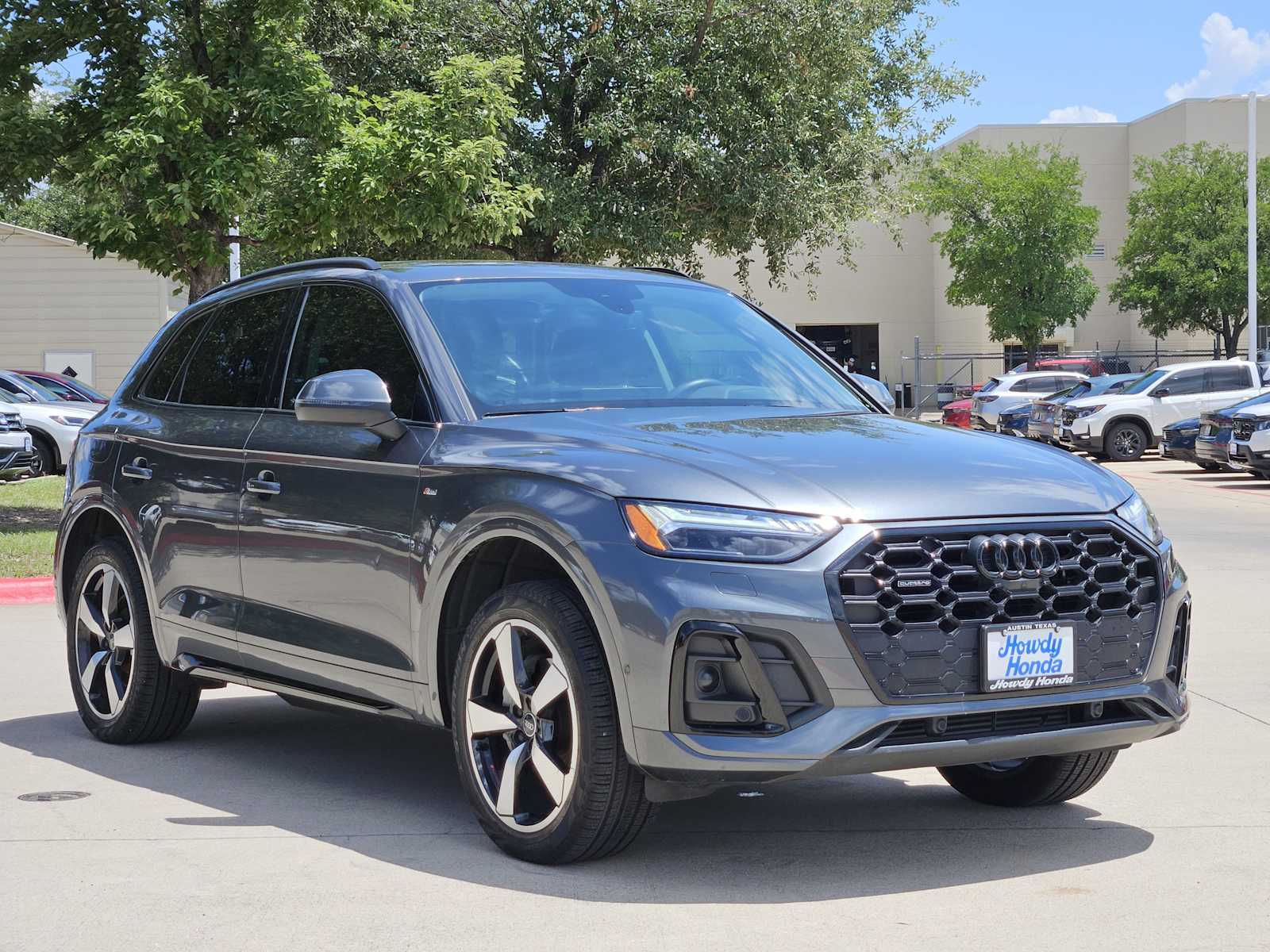 Thumbnail: 2022 Audi Q5 - 4