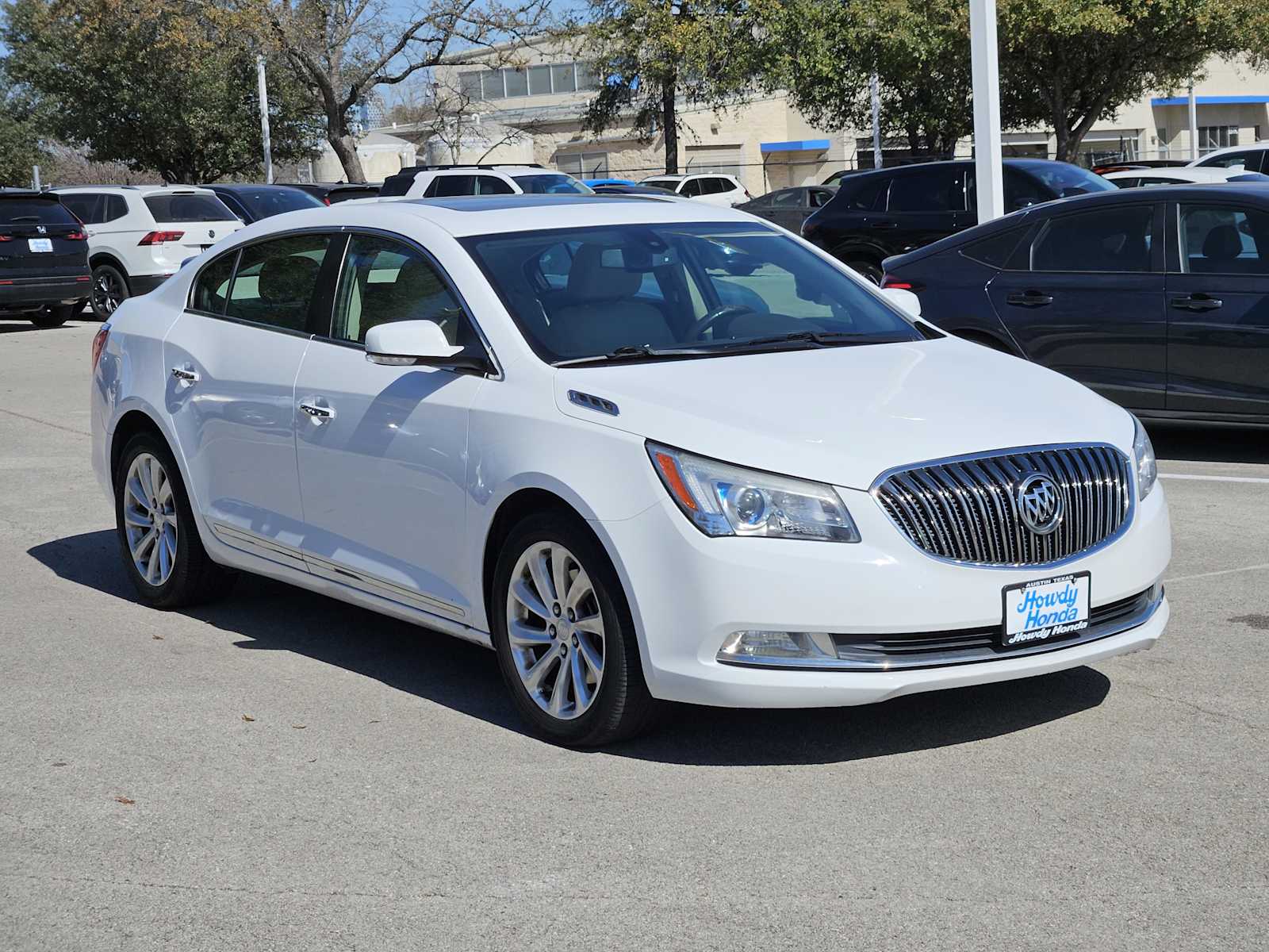 Thumbnail: 2016 Buick LaCrosse - 3