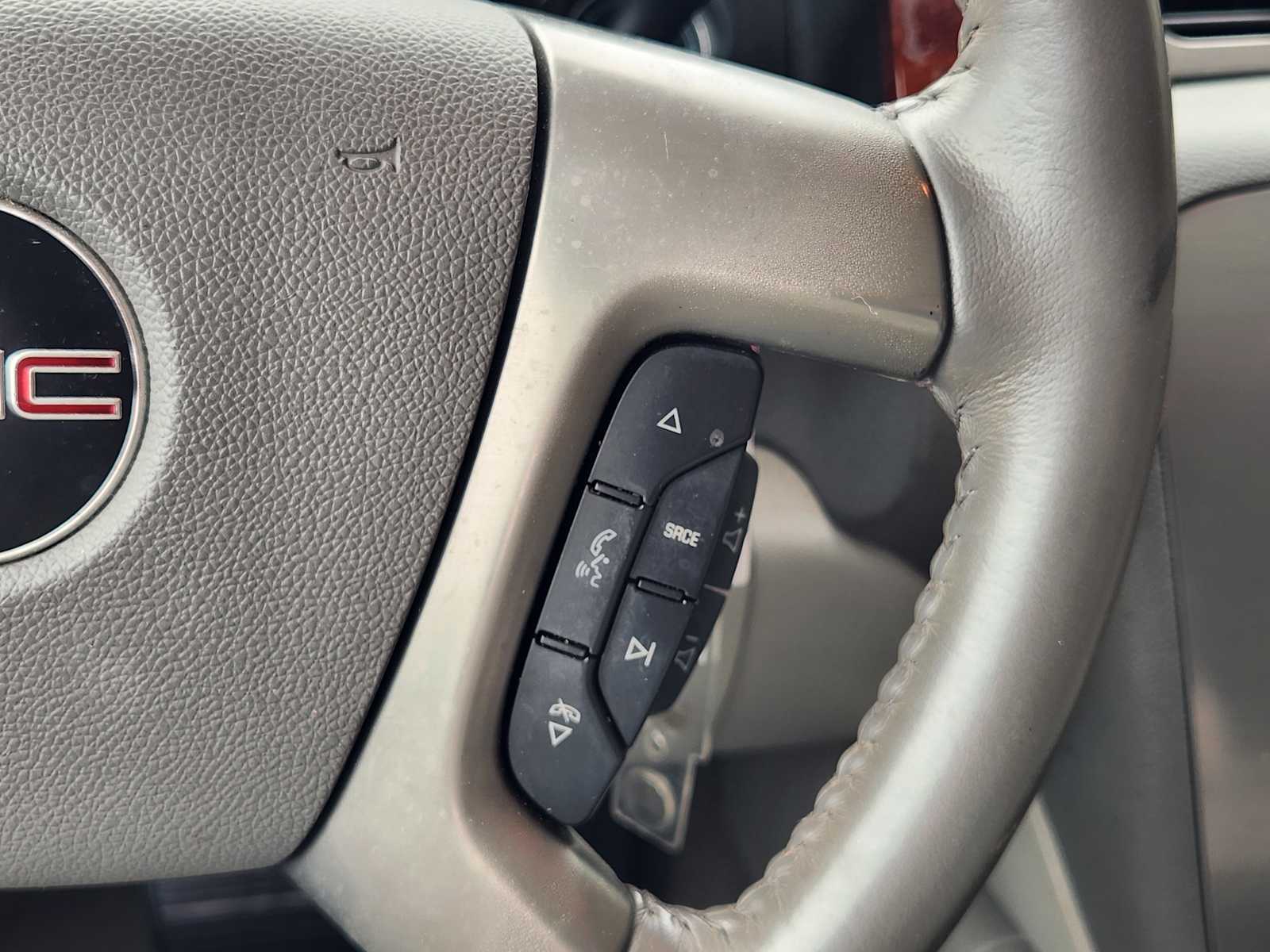 Thumbnail: 2011 GMC Yukon - 28