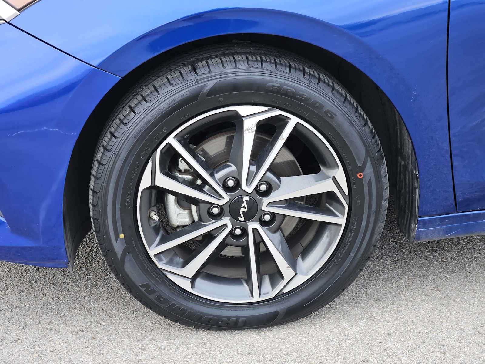 Thumbnail: 2023 Kia Forte - 9