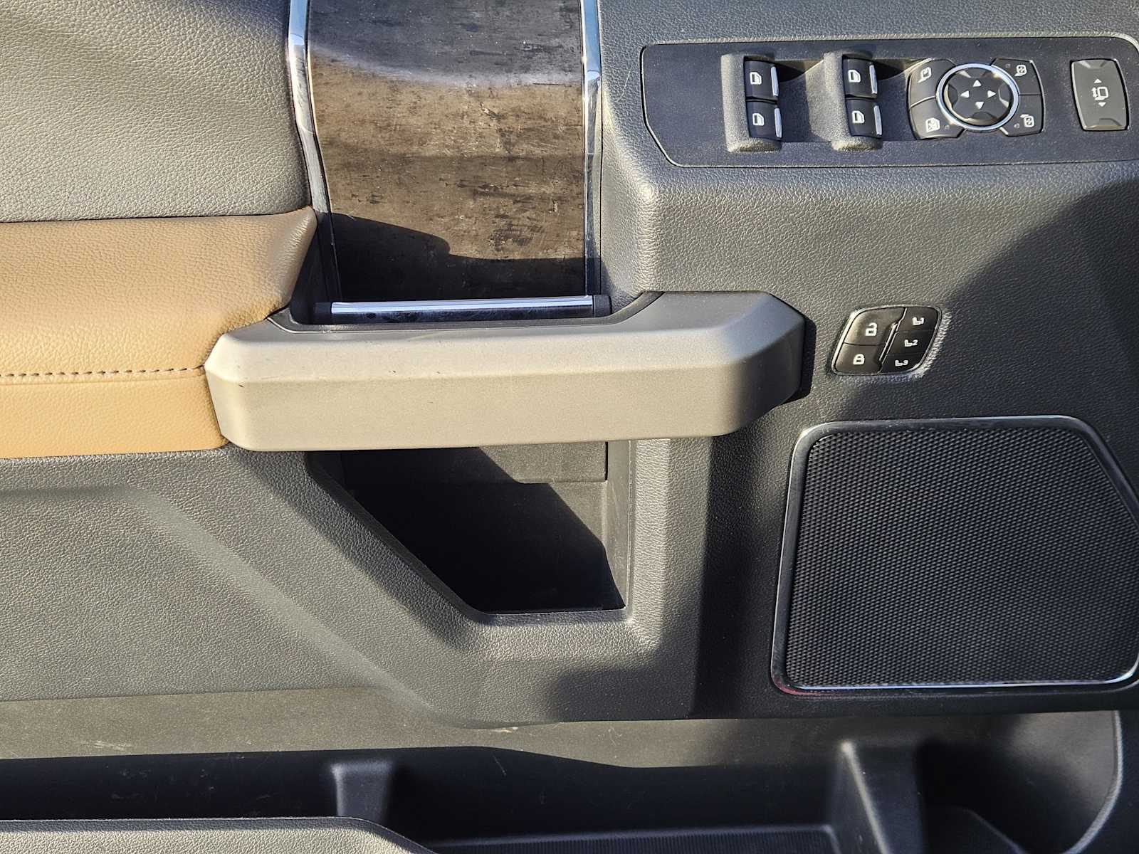 Thumbnail: 2022 Ford Econoline - 22