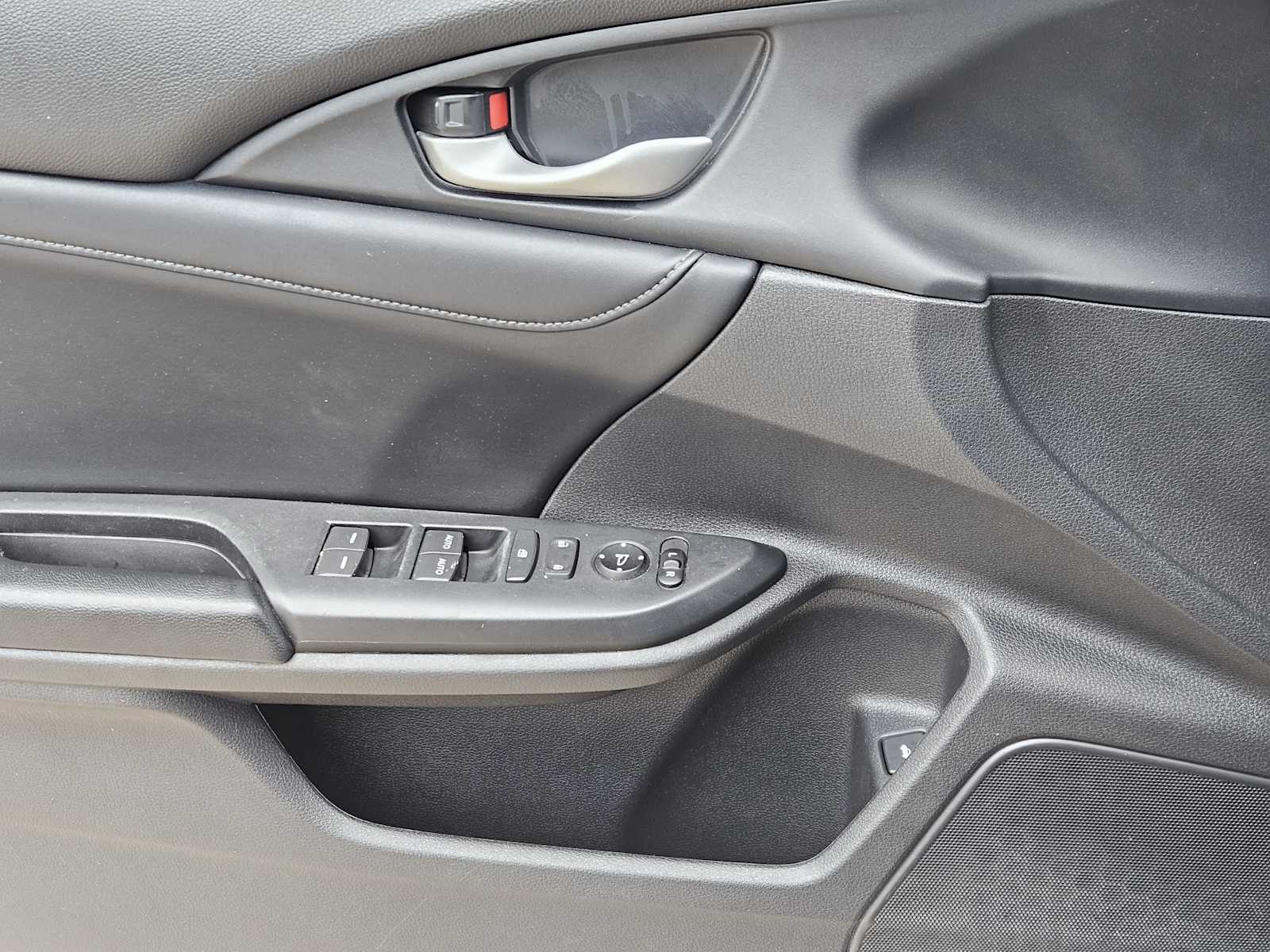 Thumbnail: 2019 Honda Insight - 21