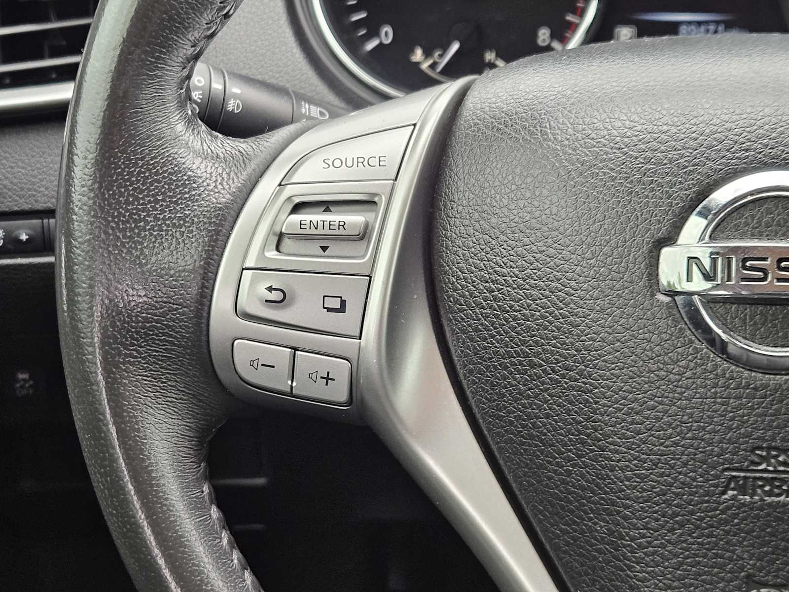 2014 Nissan Rogue SL 27