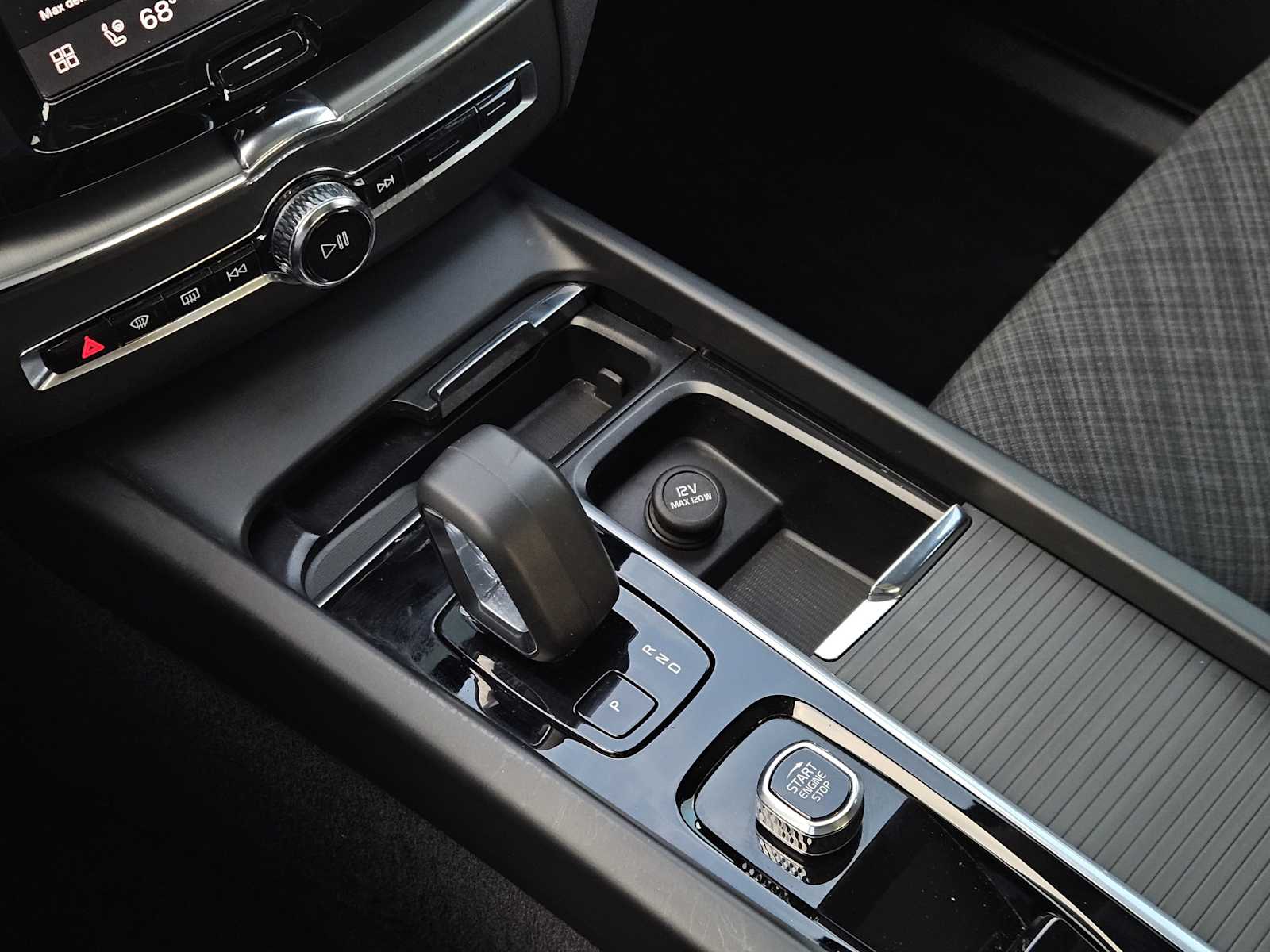 Thumbnail: 2023 Volvo XC60 - 20