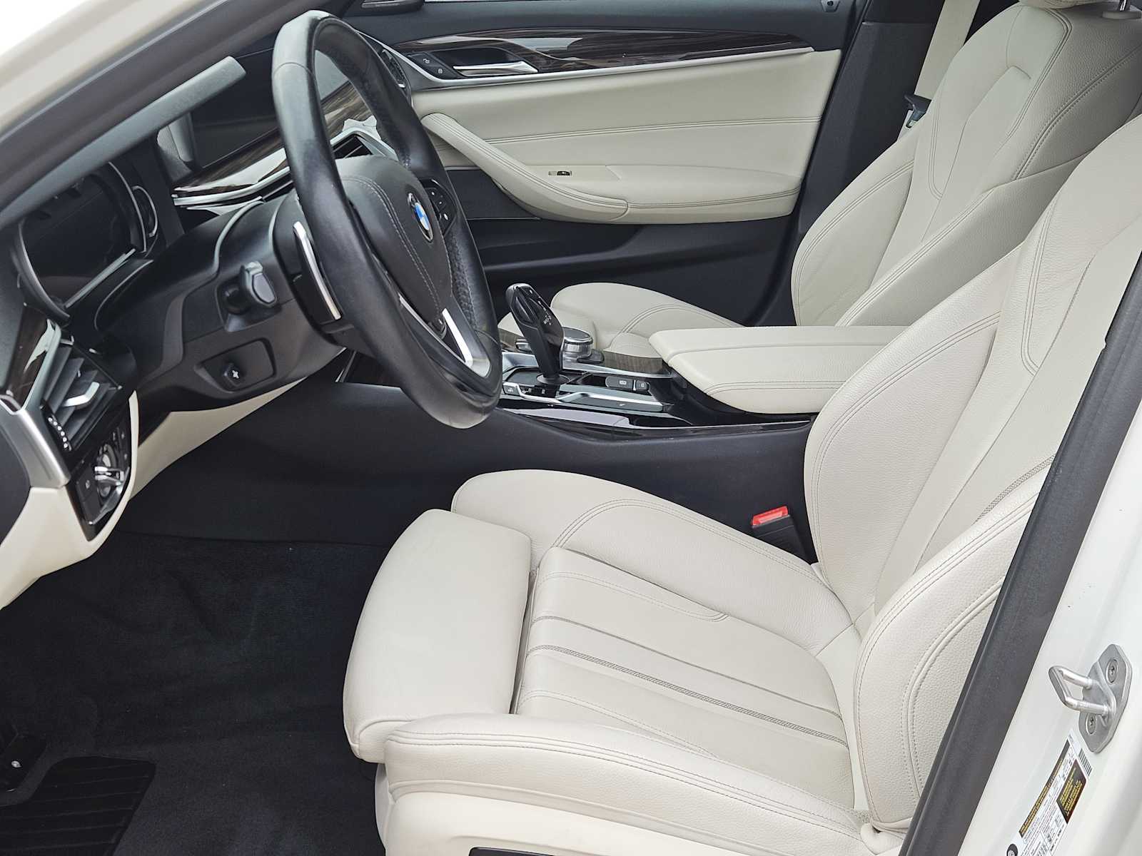 2018 BMW 5 Series 540i 13