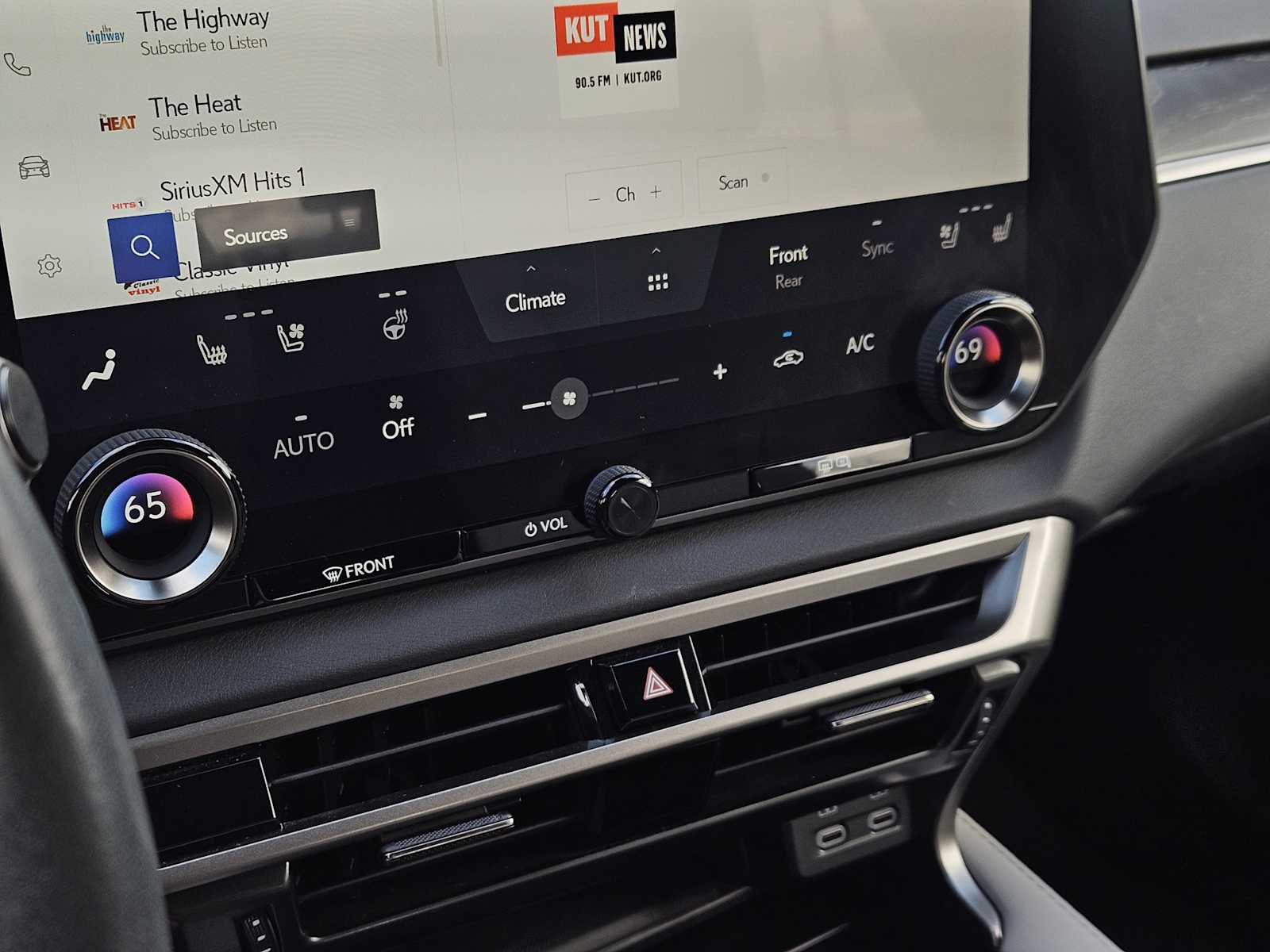 Thumbnail: 2023 Lexus RX - 19