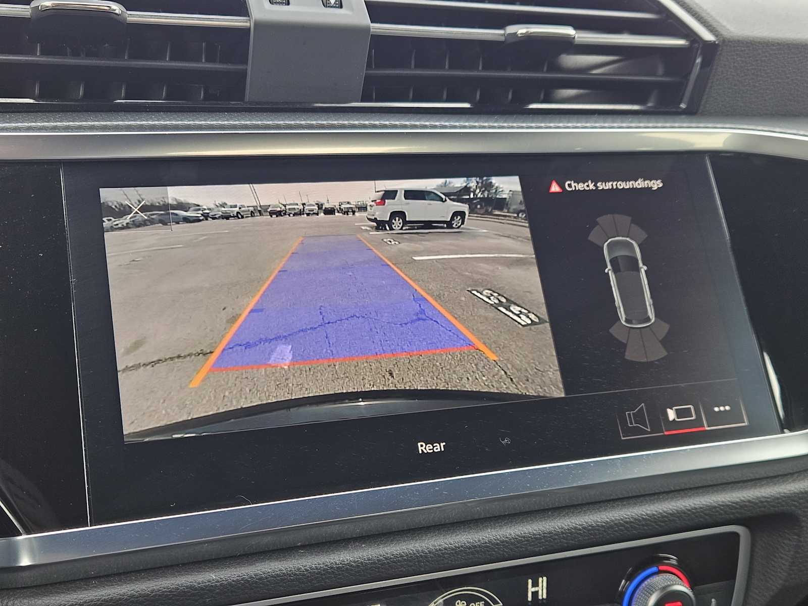 Thumbnail: 2023 Audi Q3 - 18