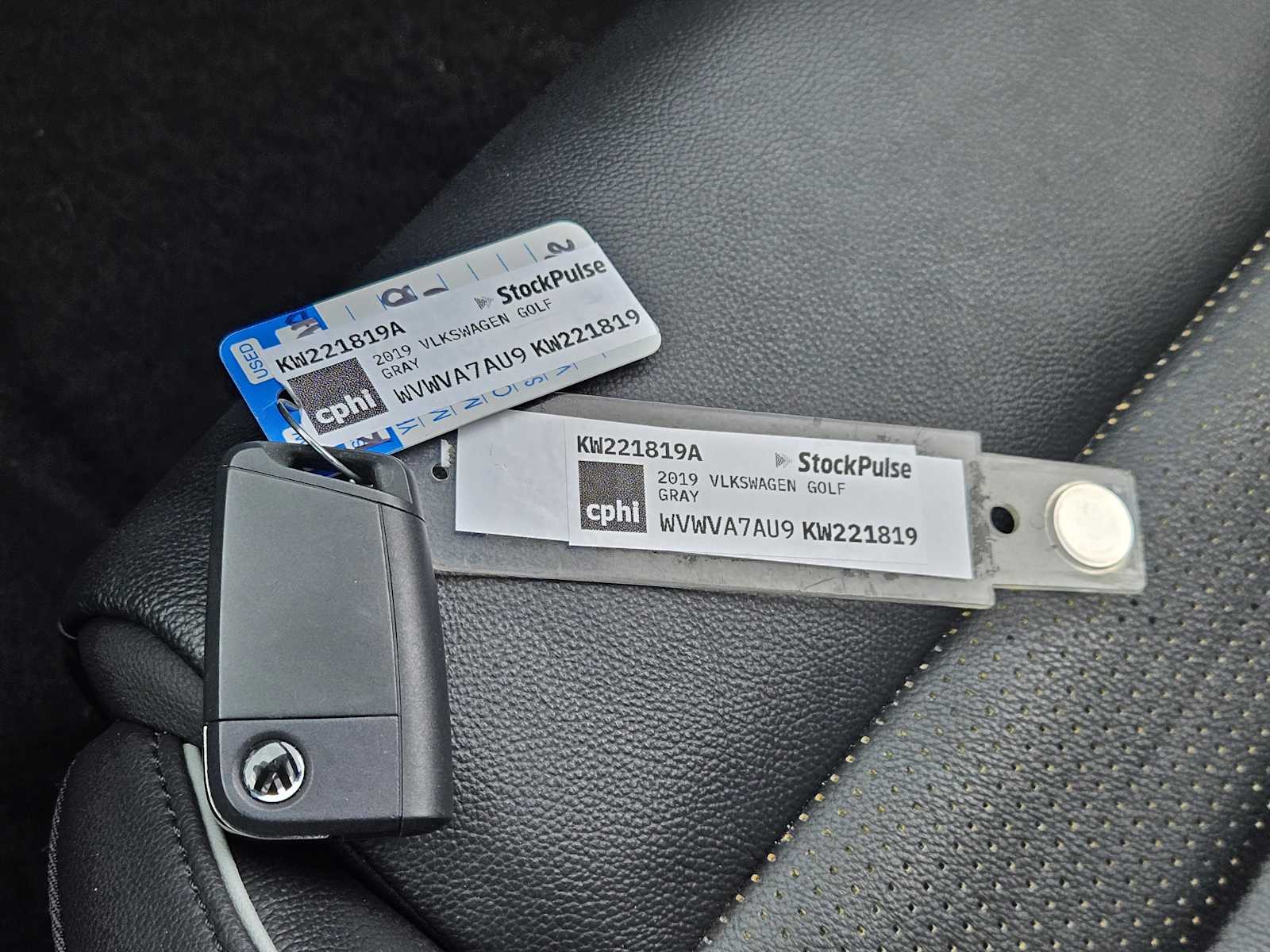 Thumbnail: 2019 Volkswagen Golf - 32