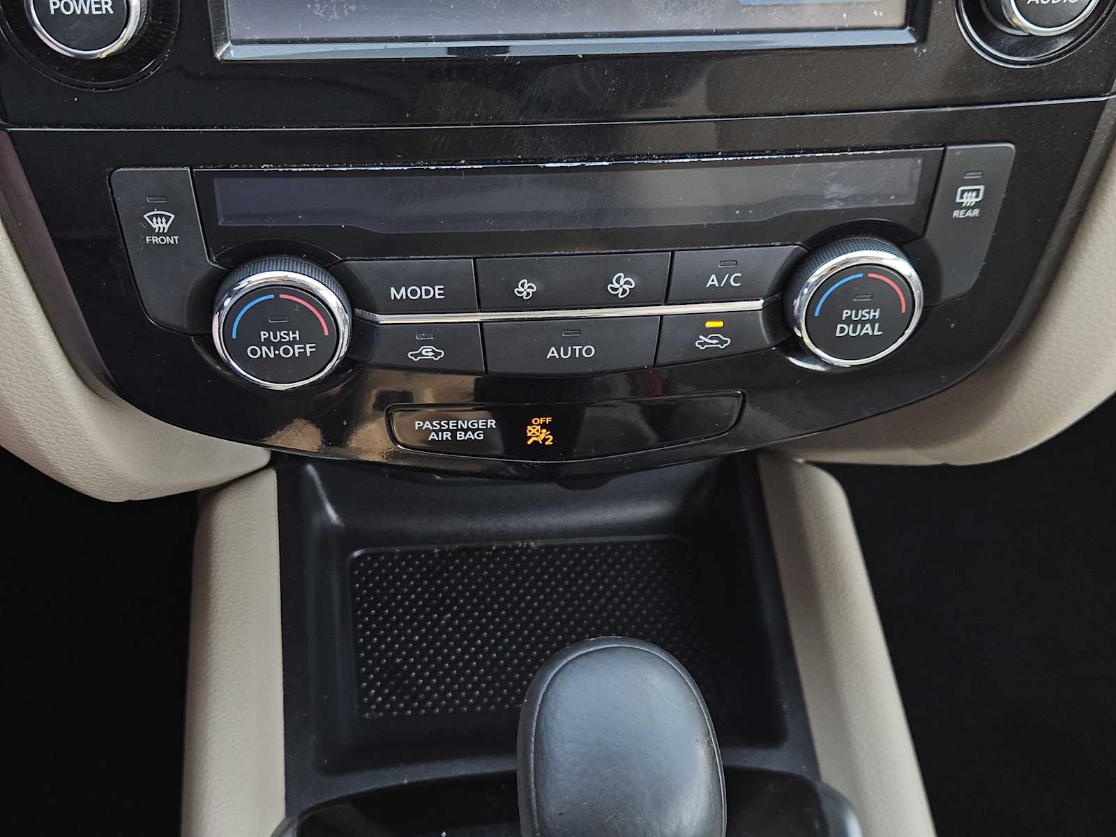 Thumbnail: 2016 Nissan Rogue - 19