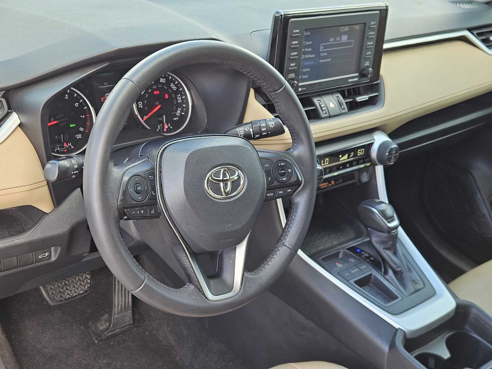 2021 Toyota RAV4 XLE Premium photo 2