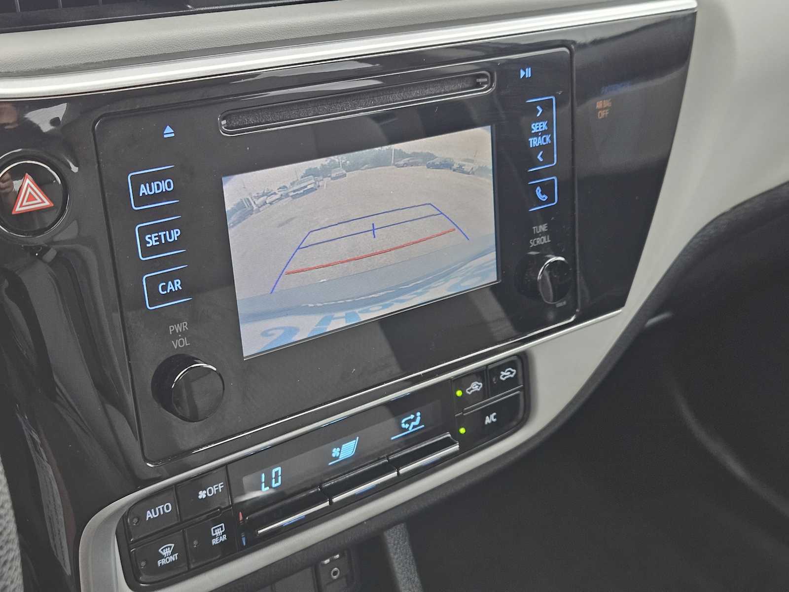 Thumbnail: 2018 Toyota Corolla - 18